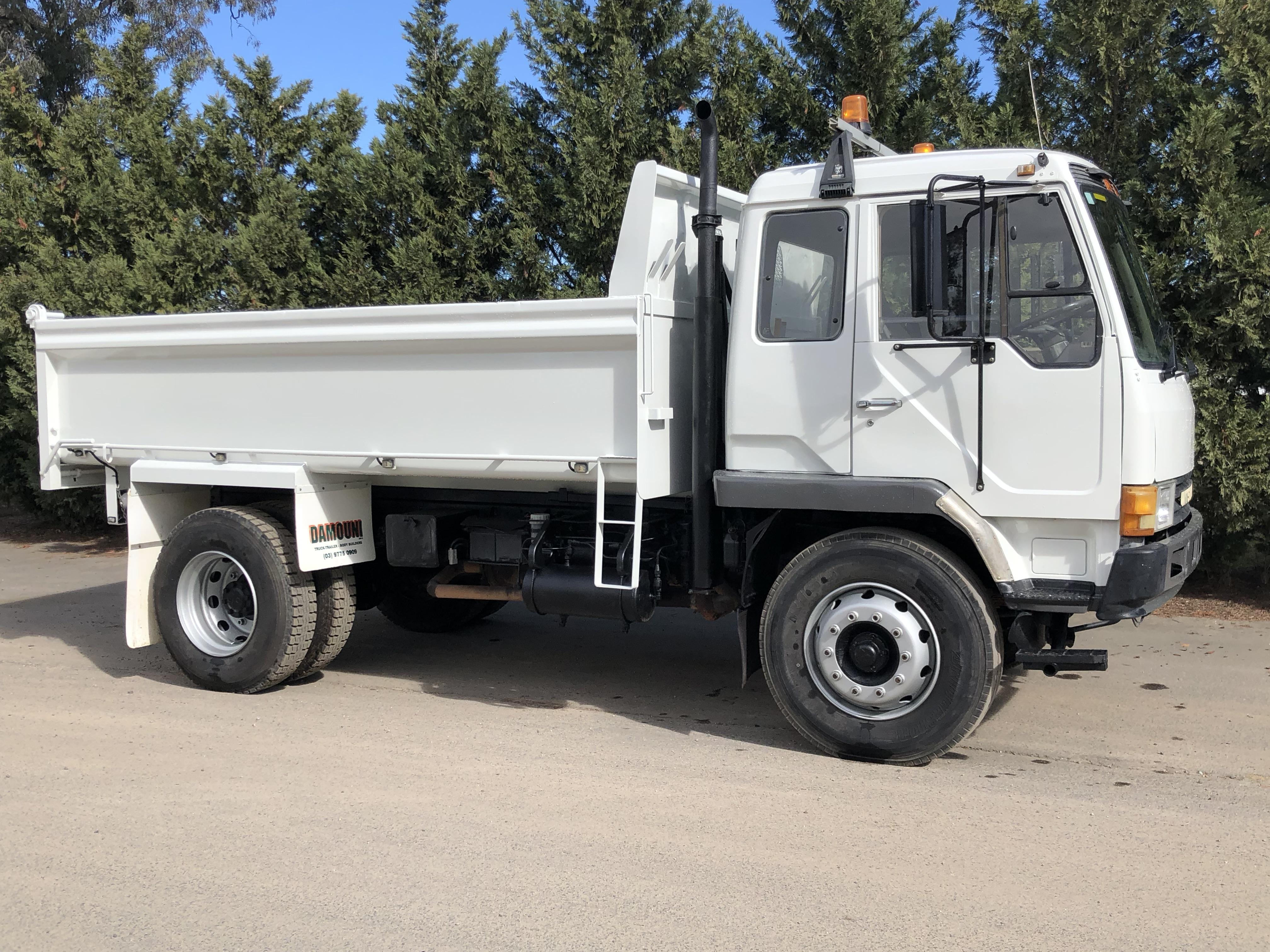 1990 Mitsubishi FM557 Tipper