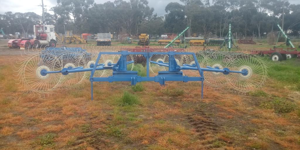 V 10 Hay Rake