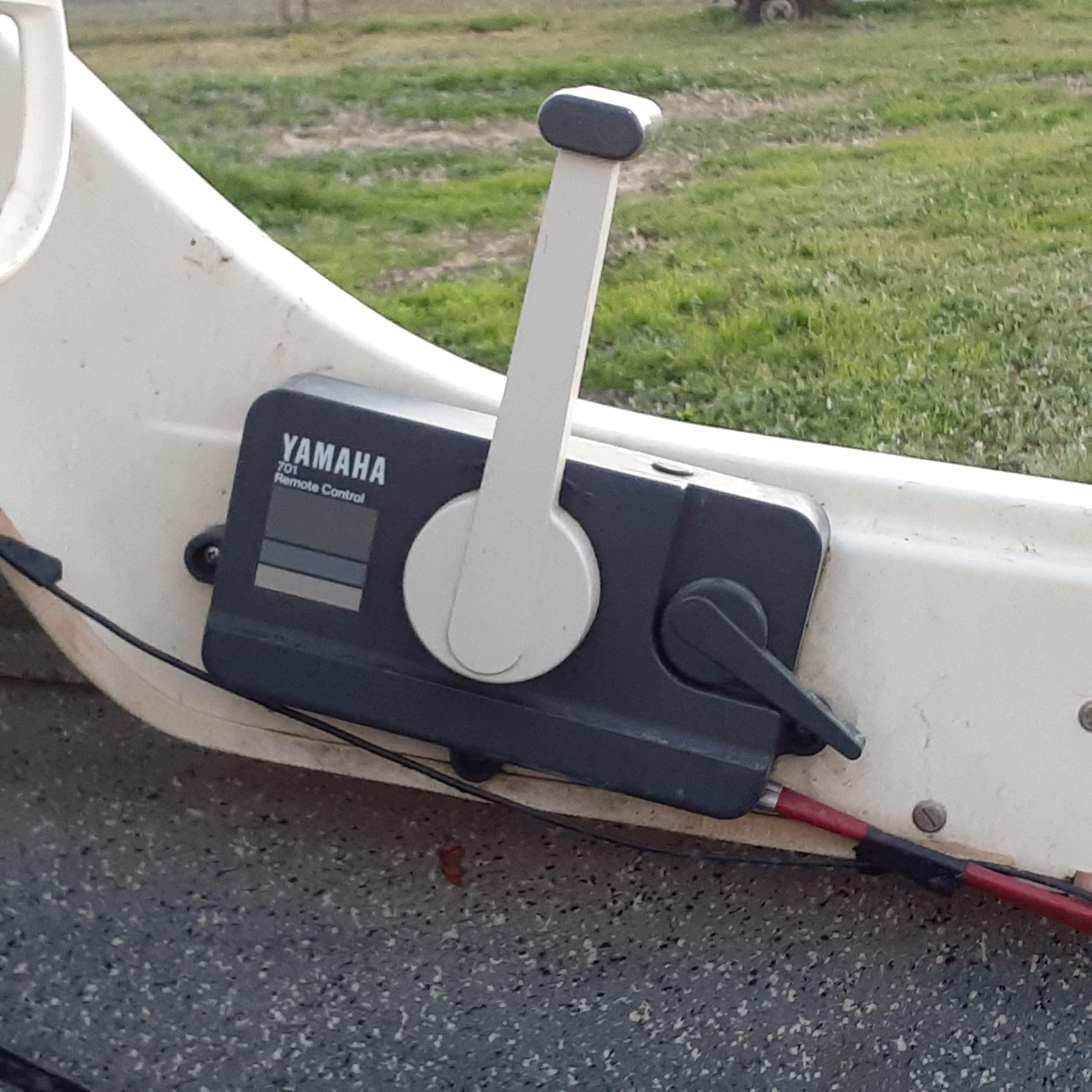 1989 SWIFT CRAFT KINGFISHER HALF CABIN BOAT