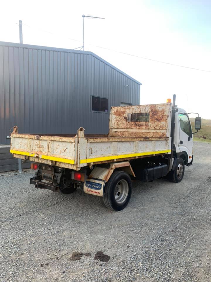 2007 HINO DUTRO TIPPER