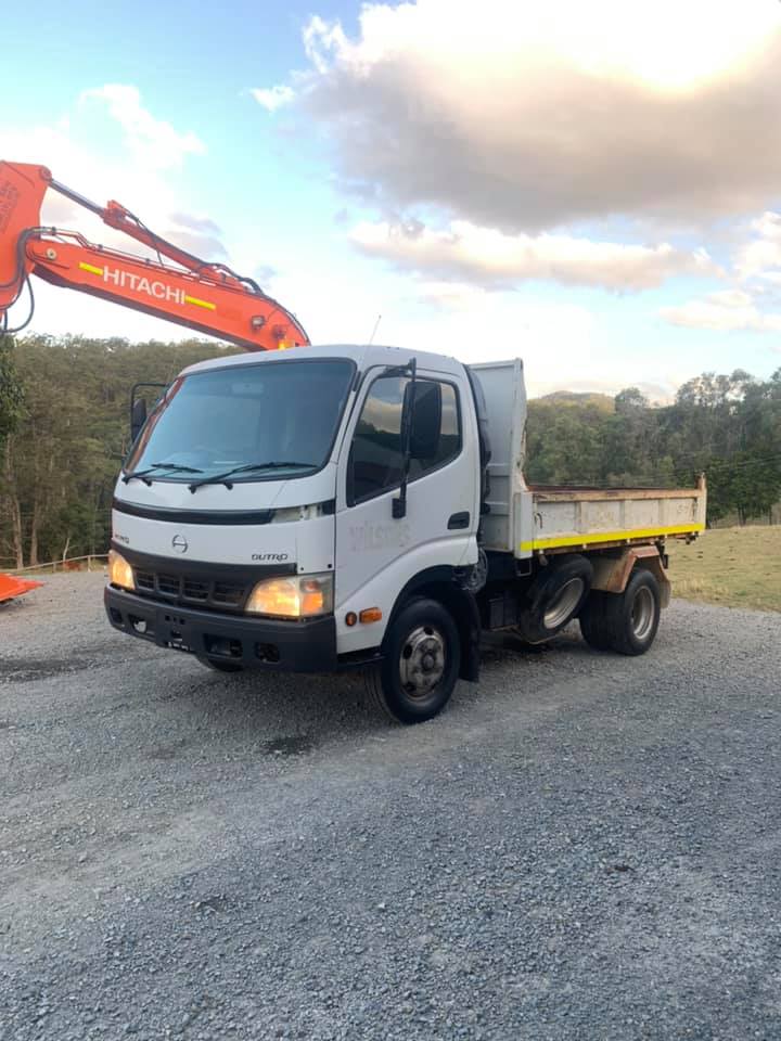 2007 HINO DUTRO TIPPER