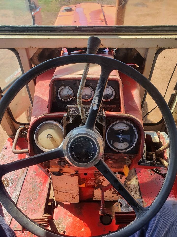 1972 INTERNATIONAL 696 TRACTOR