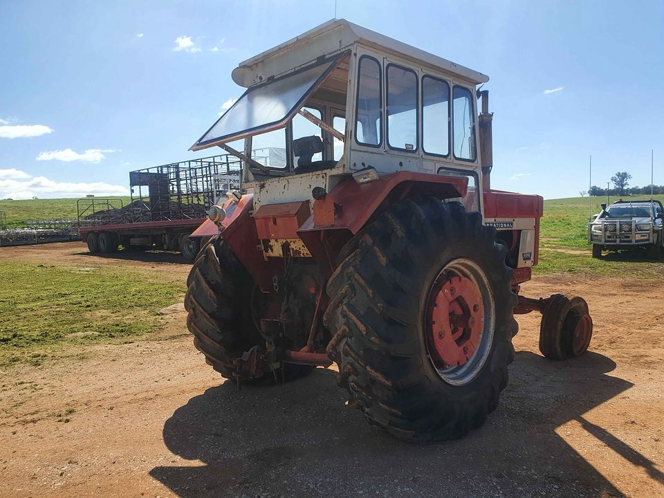 1972 INTERNATIONAL 696 TRACTOR
