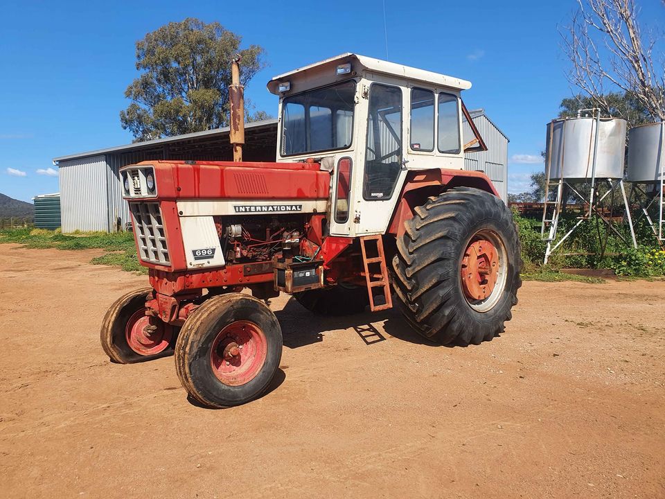 1972 INTERNATIONAL 696 TRACTOR