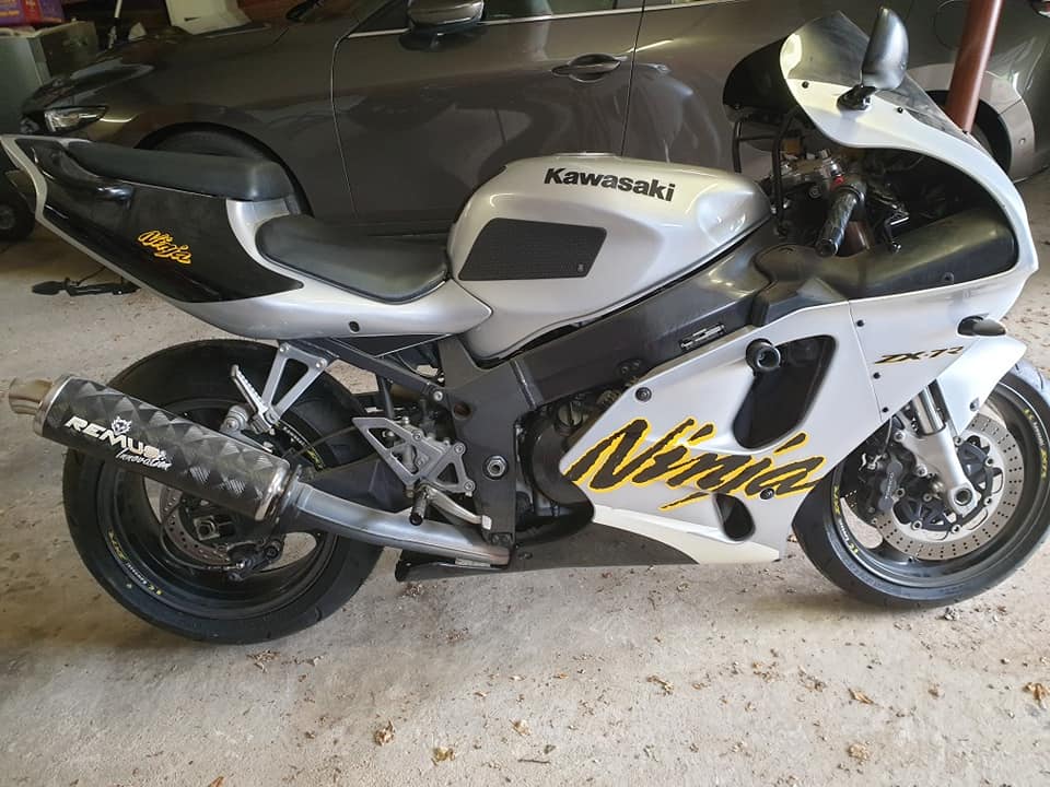 1998 KAWASAKI ZX-7R (ZX 750 NINJA) SPORTS 