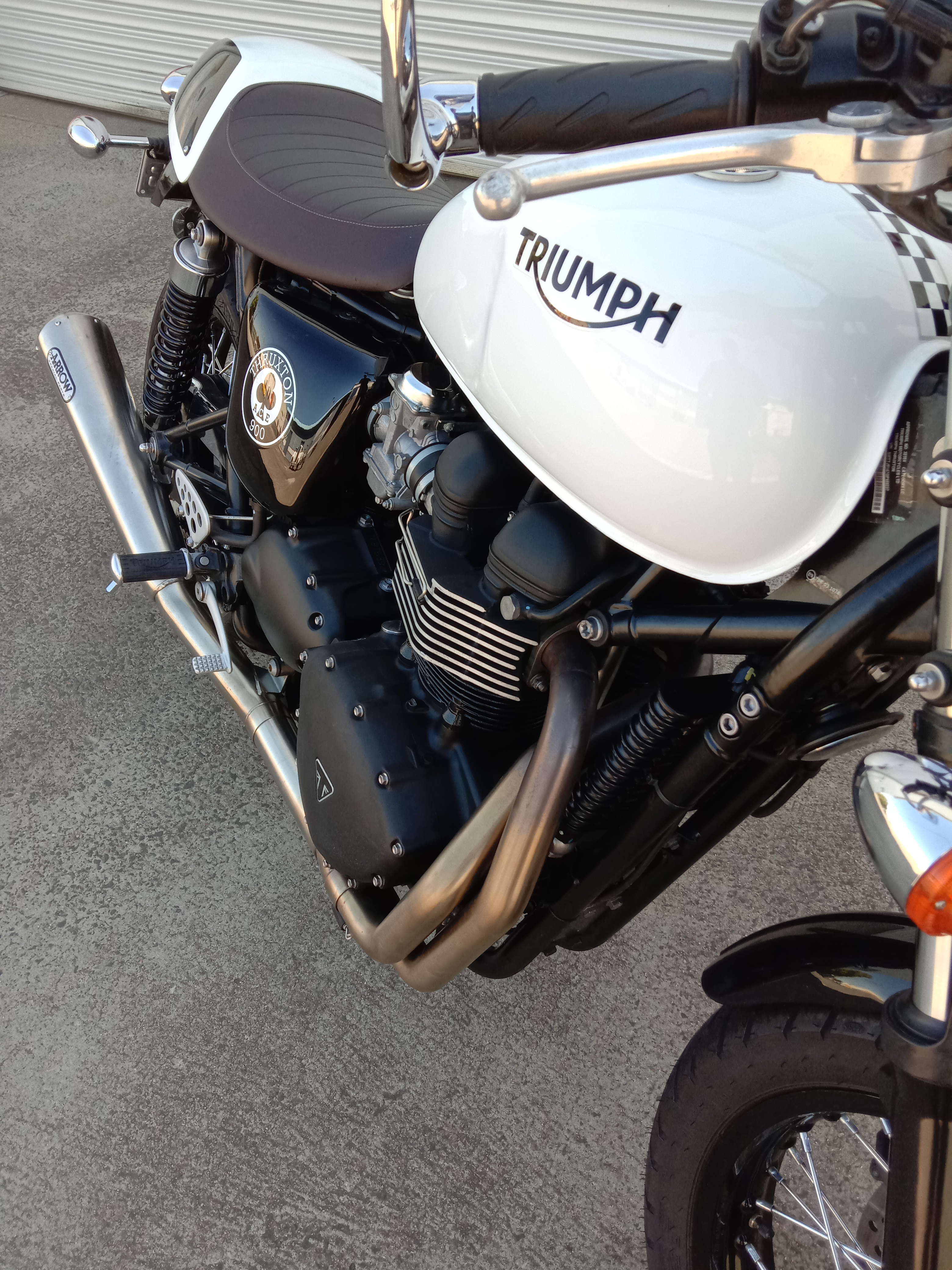 2015 TRIUMPH THRUXTON ACE CAFE RACER 