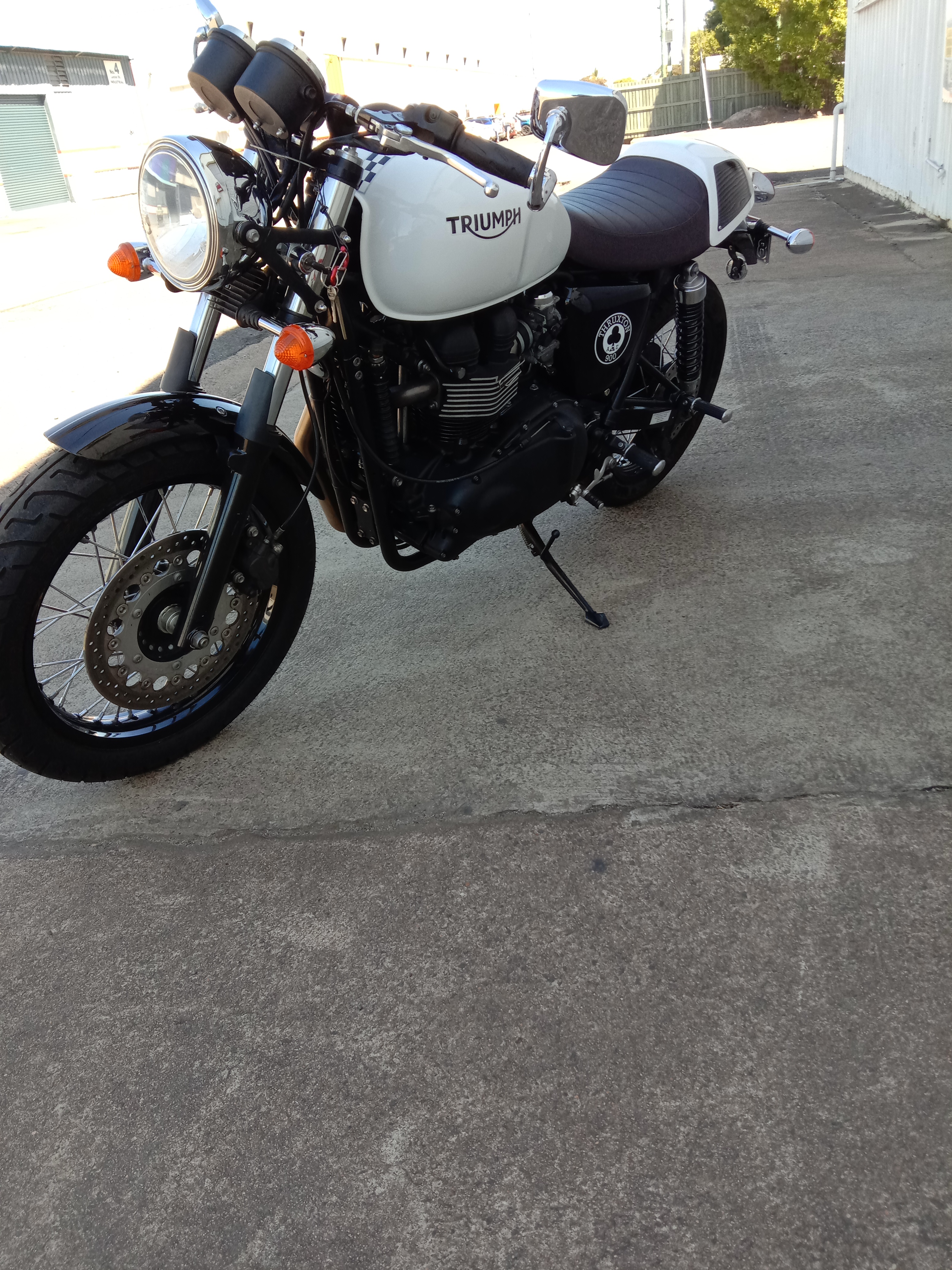 2015 TRIUMPH THRUXTON ACE CAFE RACER 