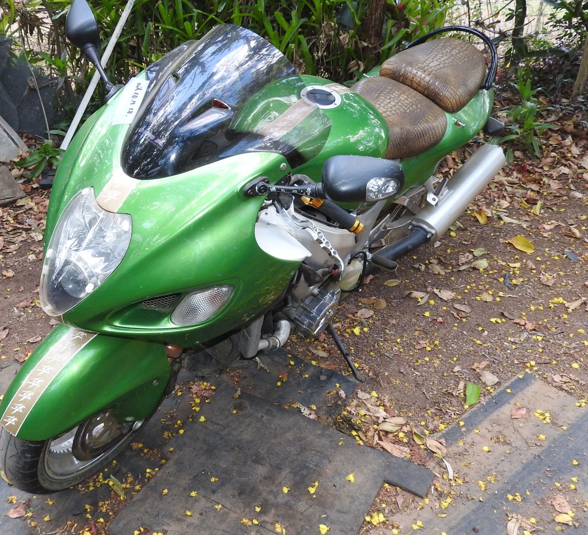 2000 SUZUKI GSX1300R (HAYABUSA)
