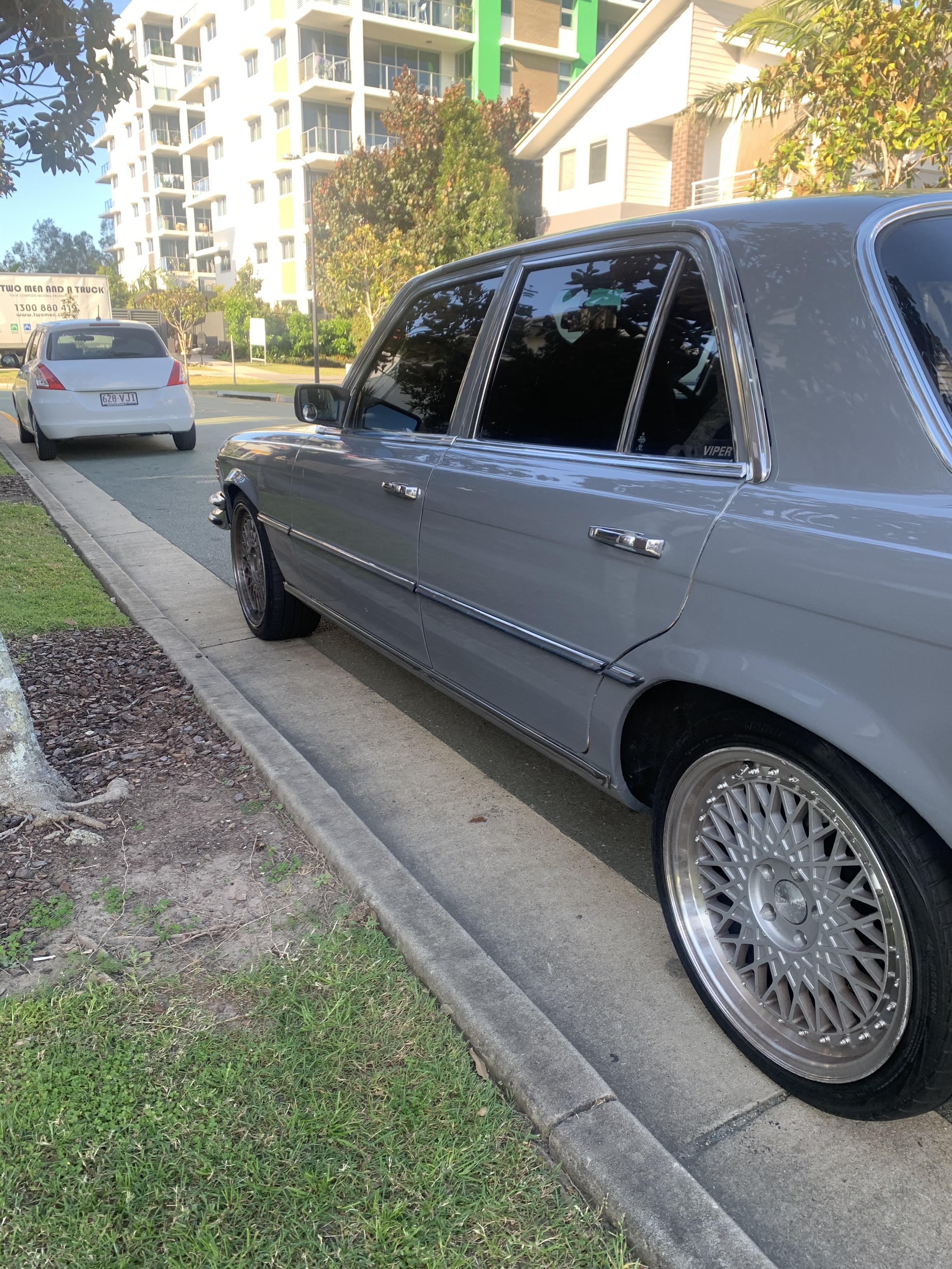 1976 MERCEDES-BENZ 280 W116 SE 4 SP AUTOMATIC 4D SEDAN