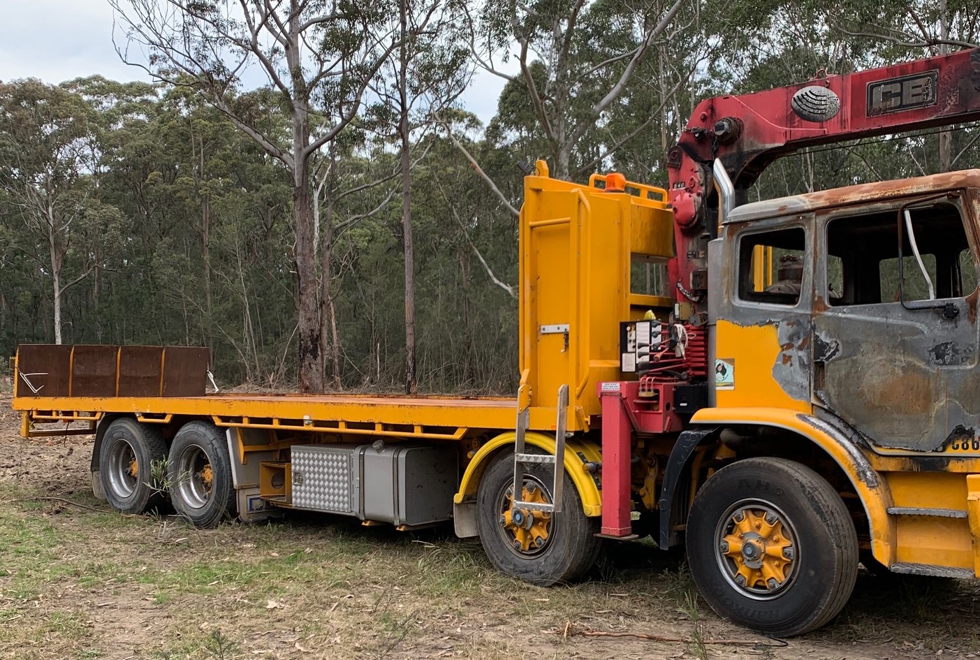 1996 INTERNATIONAL ACCO 2350G TILT TRAY WITH CRANE