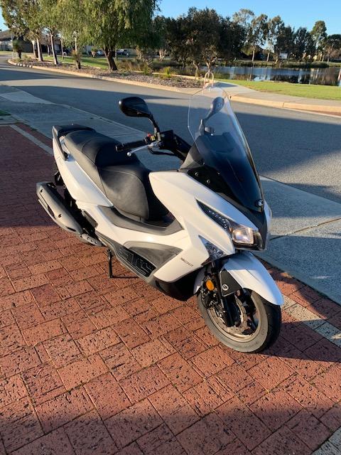 2017 KYMCO XTOWN300I ABS SCOOTER