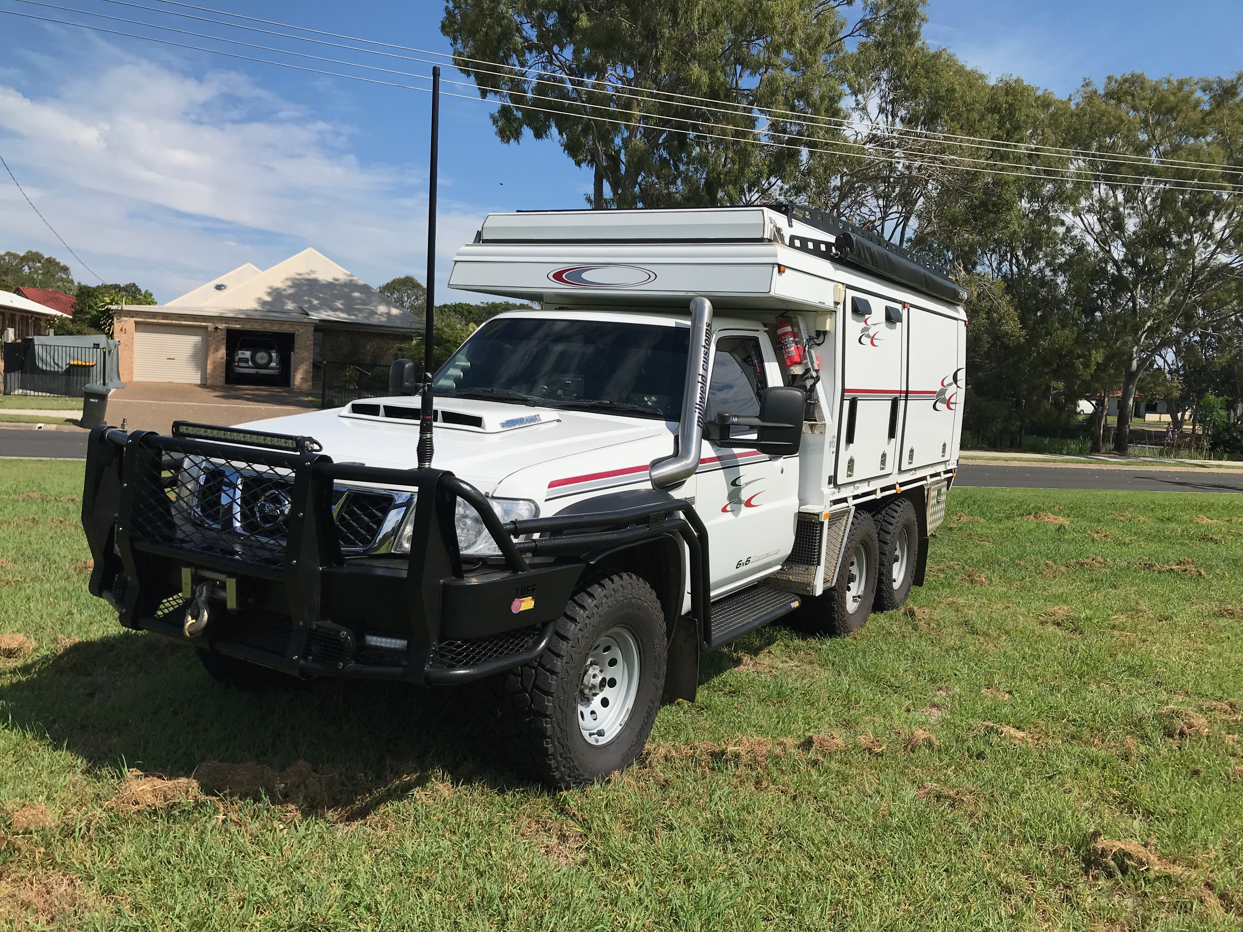 2013 NISSAN PATROL DURAMAX LMM 6X6 AND CAMPER