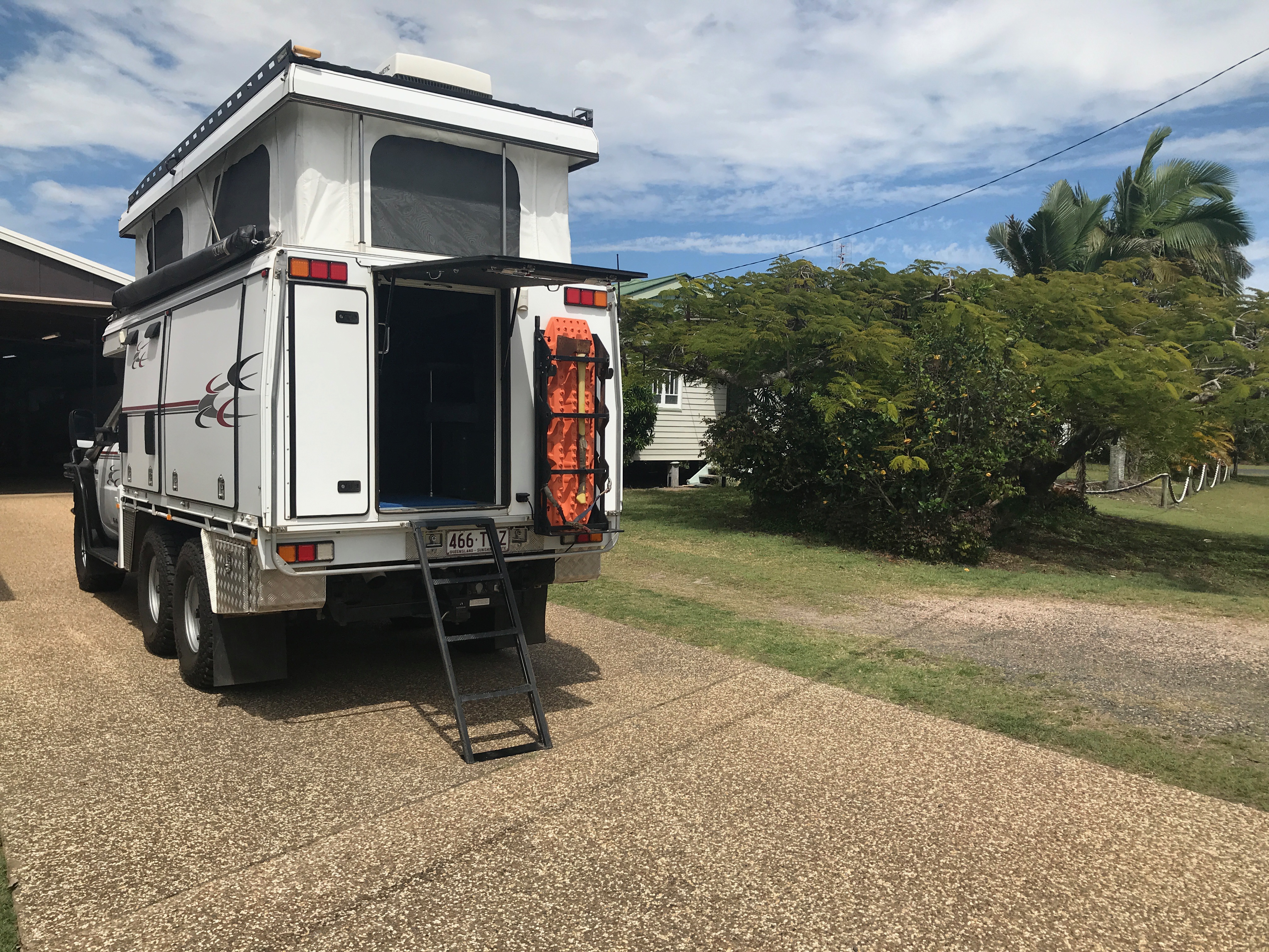 2013 NISSAN PATROL DURAMAX LMM 6X6 AND CAMPER