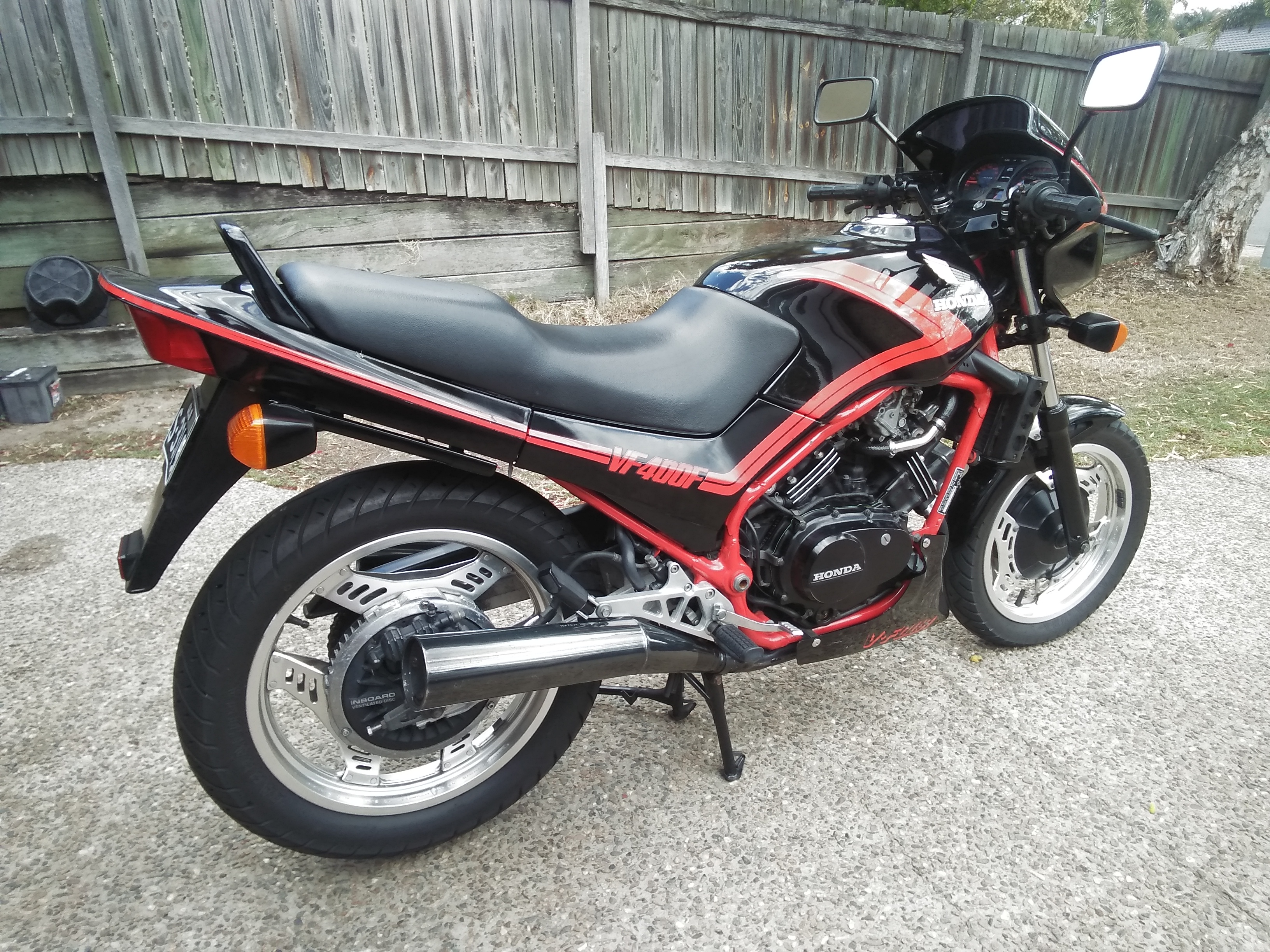 1983 HONDA VF400F ROAD 