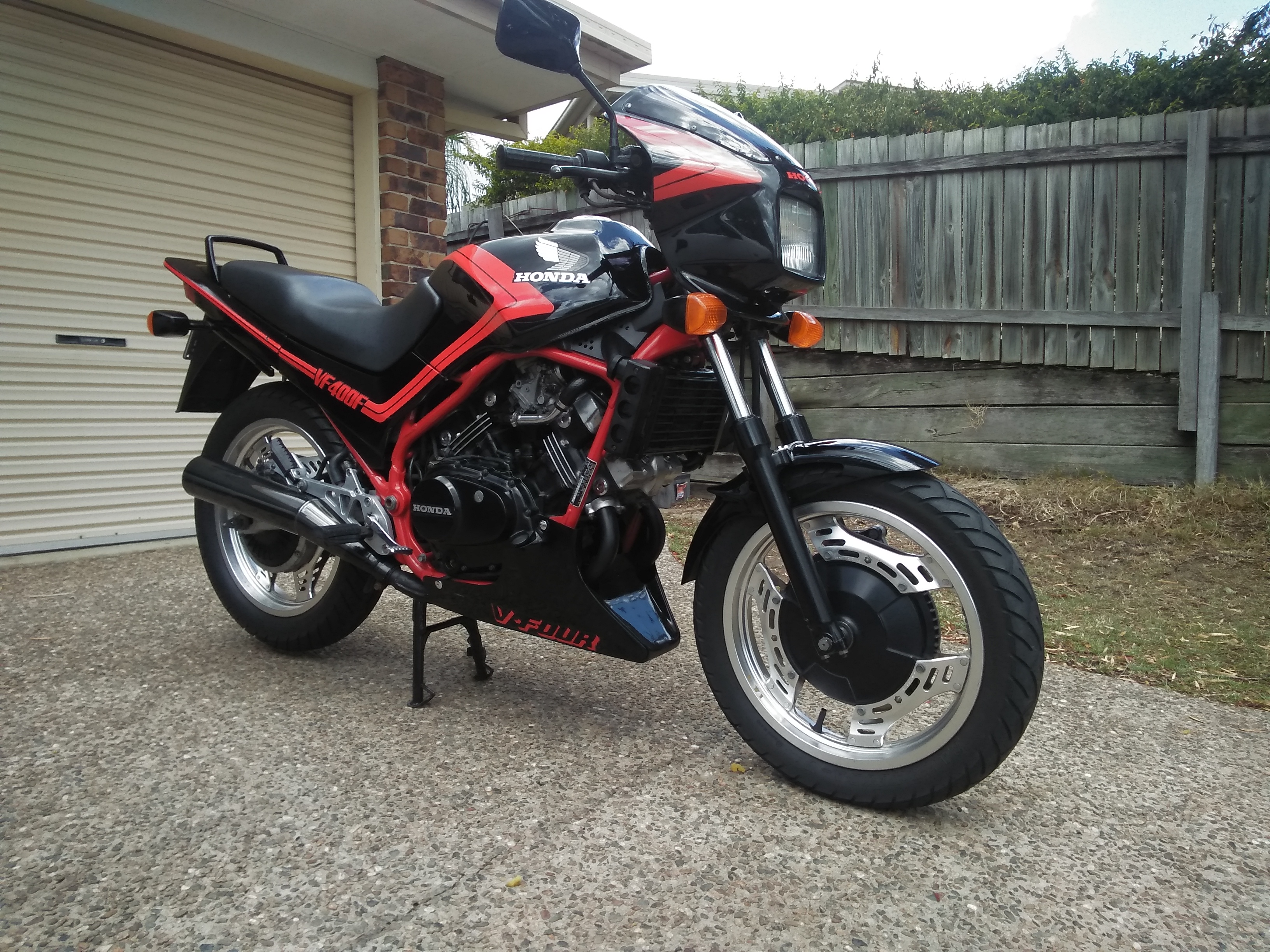 1983 HONDA VF400F ROAD 