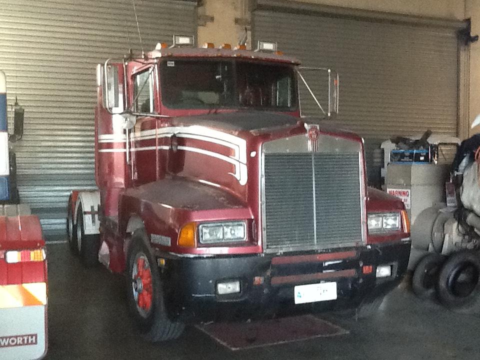 11/1987 Kenworth T600 Prime Mover