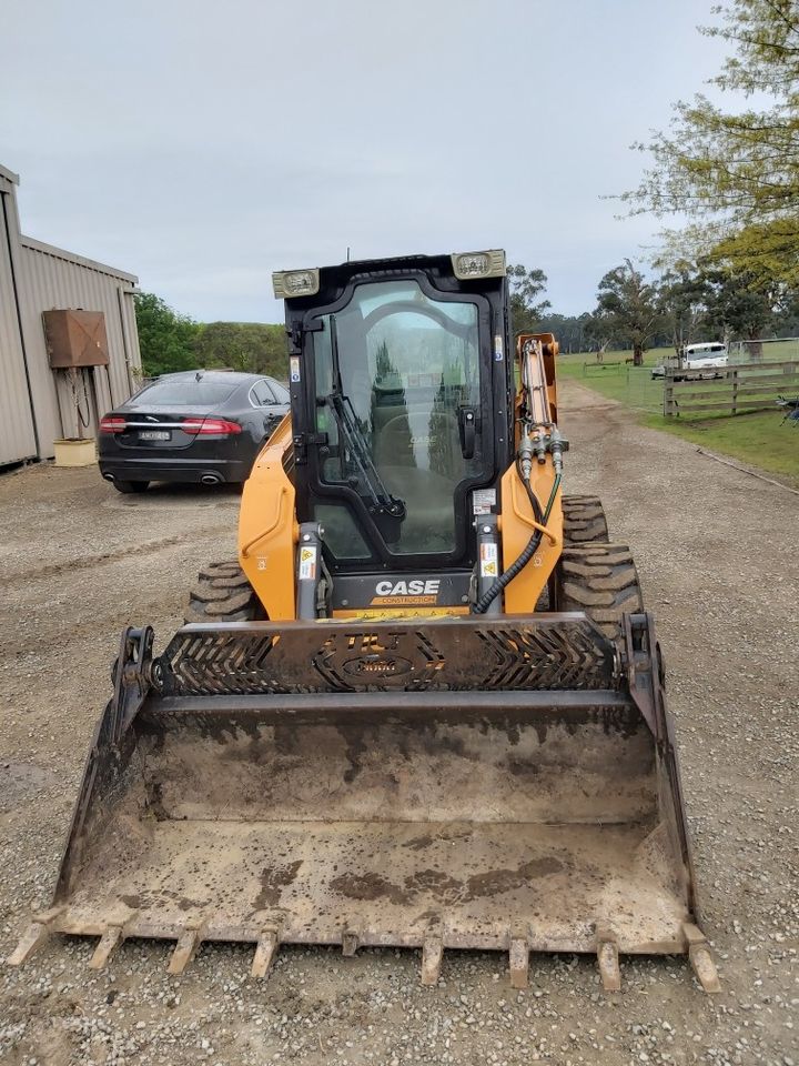 2013 CASE SR220 SKID STEER