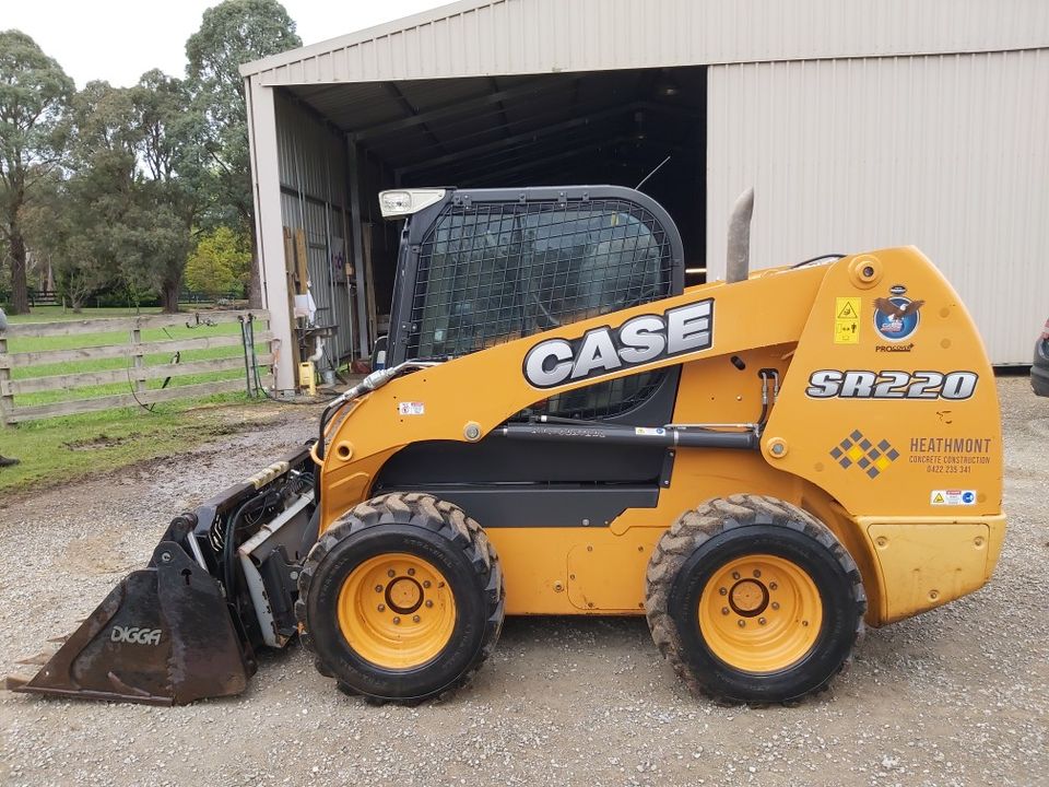 2013 CASE SR220 SKID STEER