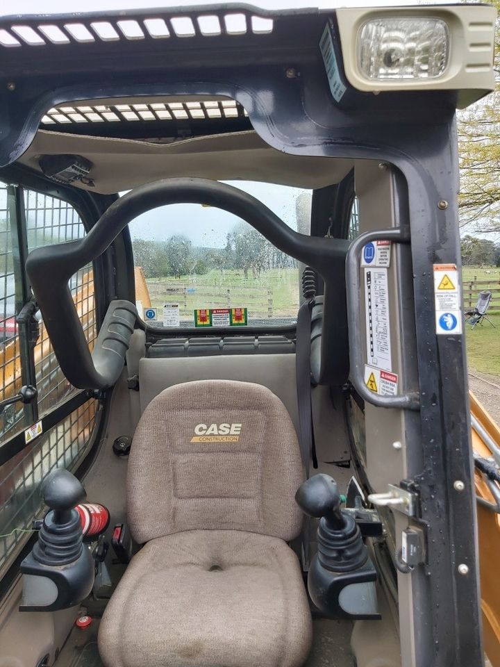 2013 CASE SR220 SKID STEER