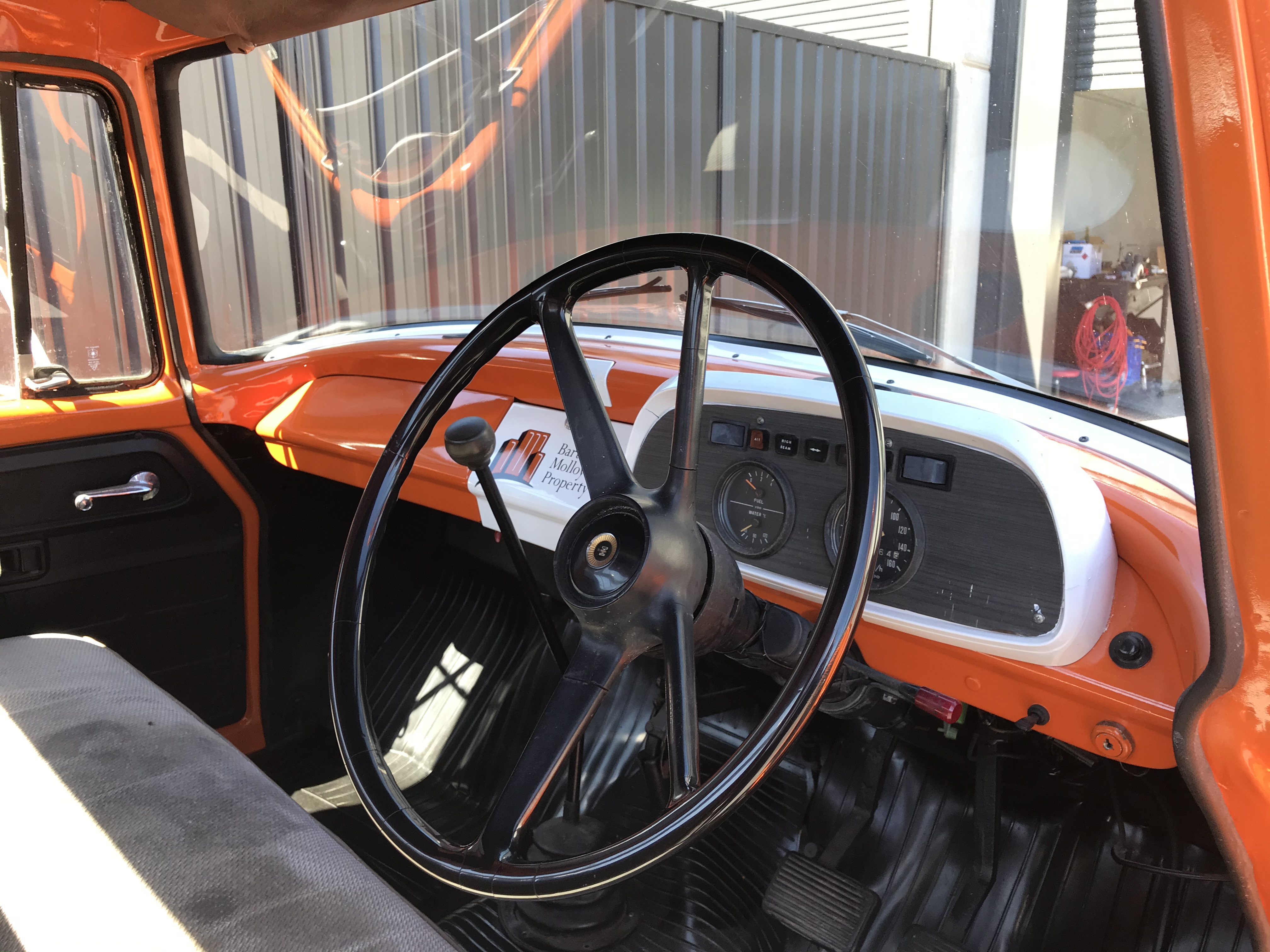 1975 INTERNATIONAL D1310 TRAY TOP