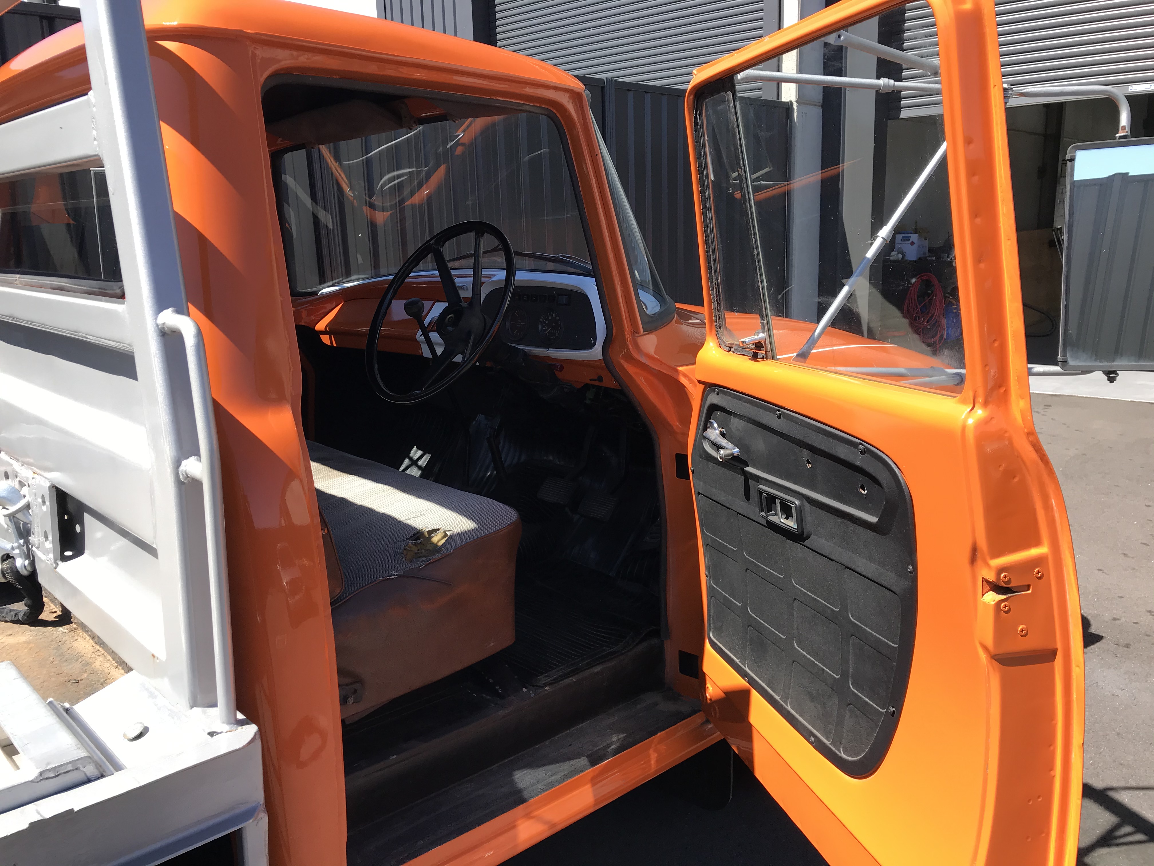 1975 INTERNATIONAL D1310 TRAY TOP