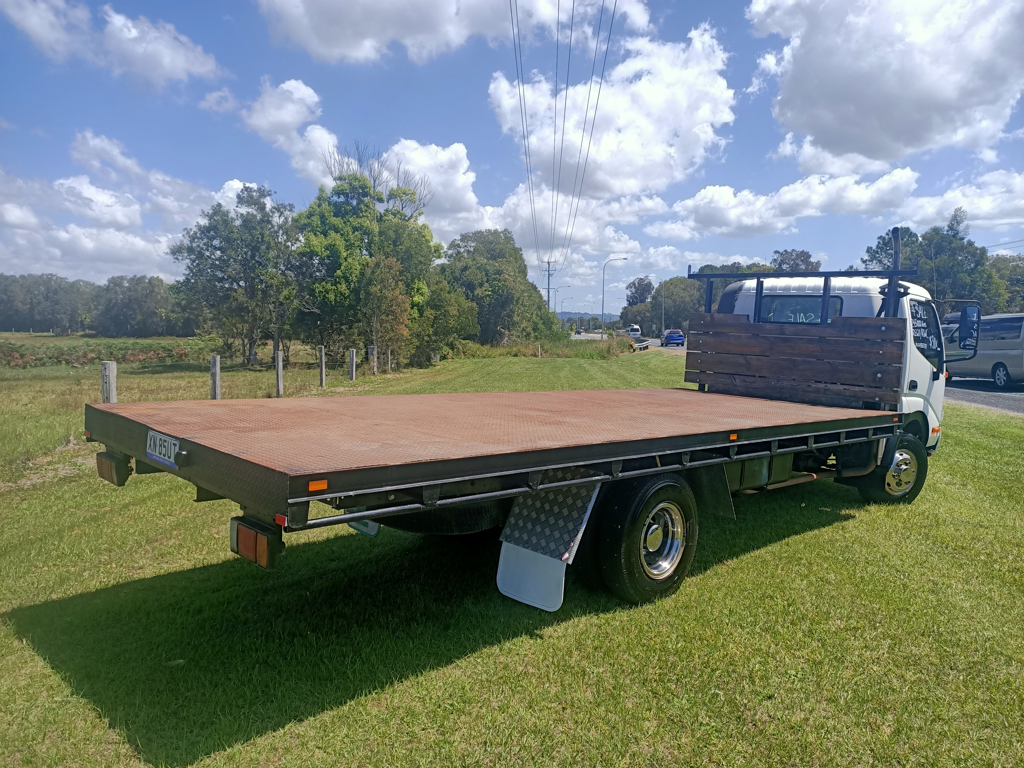 2002 HINO DUTRO TRAY TRUCK