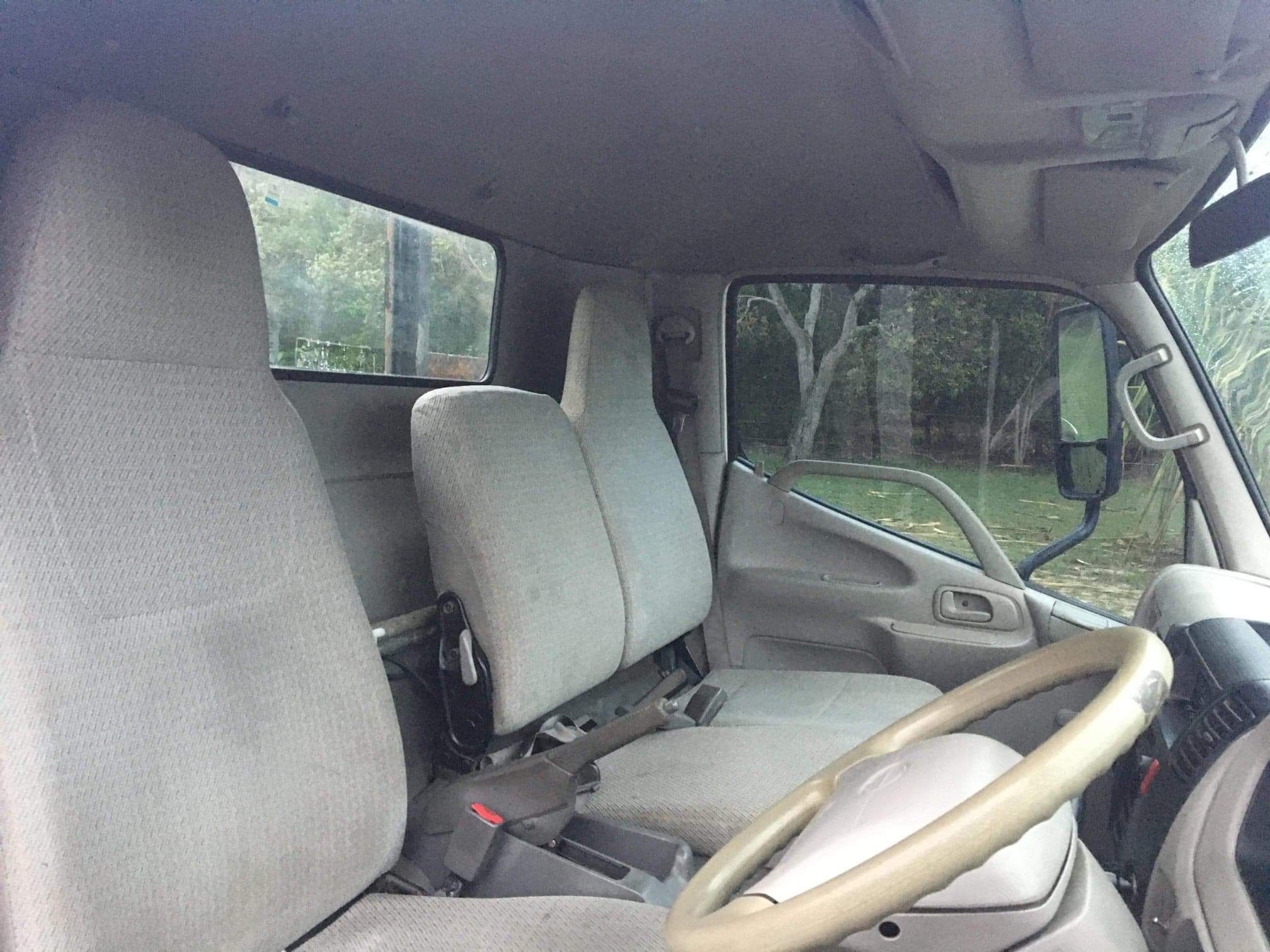 2002 HINO DUTRO TRAY TRUCK
