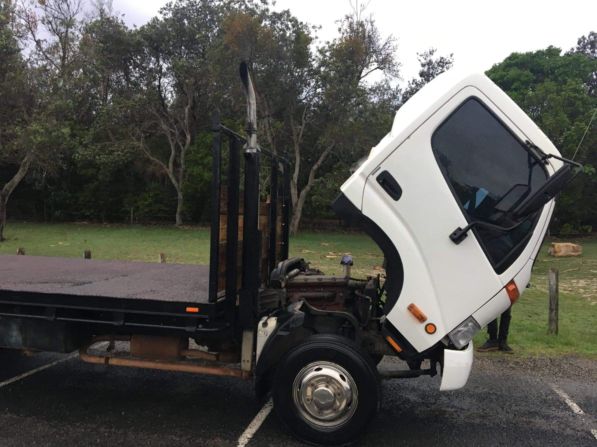 2002 HINO DUTRO TRAY TRUCK