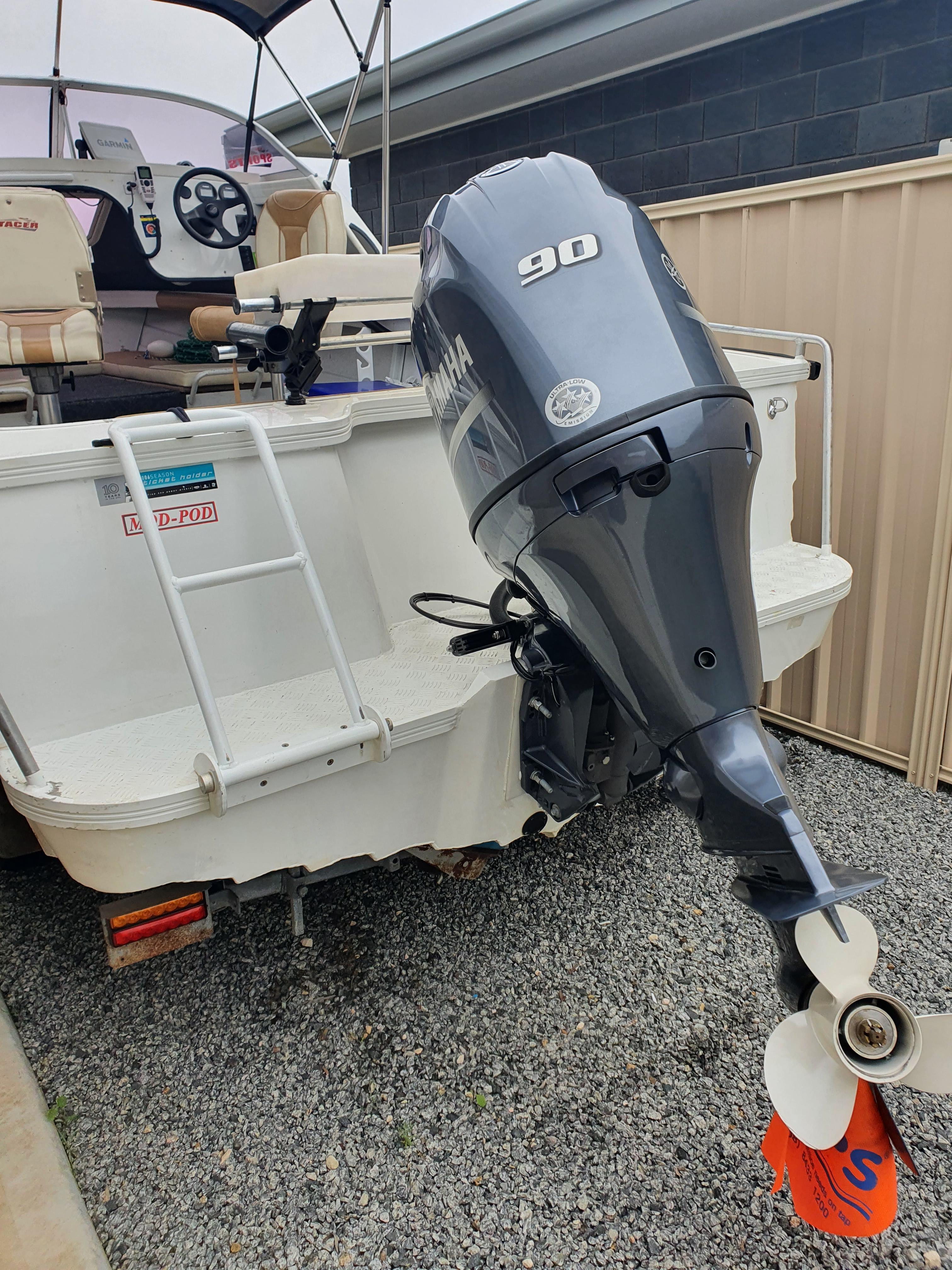 2004 STACER 17FT EVO HULL BOAT