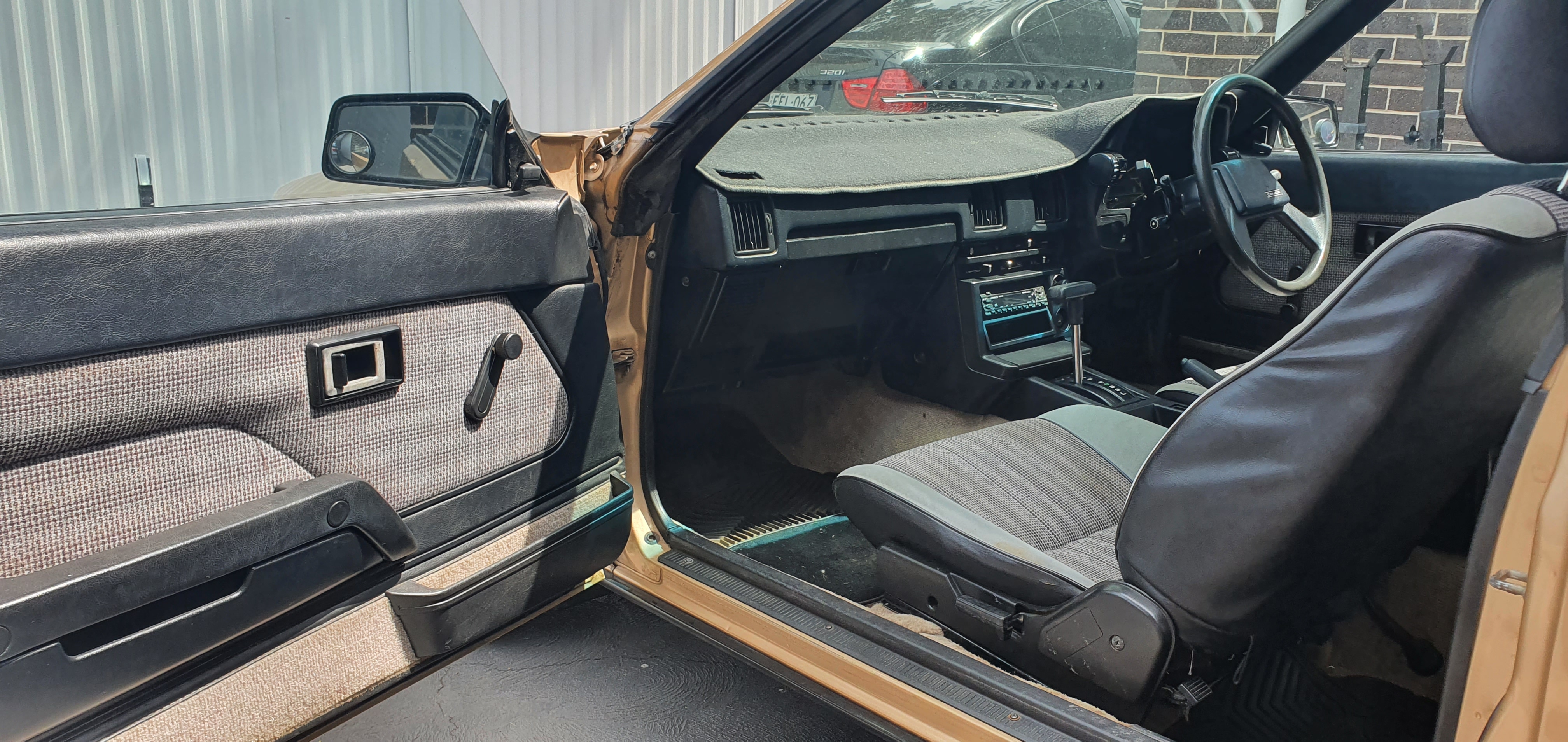 1983 TOYOTA CELICA SA63 4 SP AUTOMATIC 2D LIFTBACK 