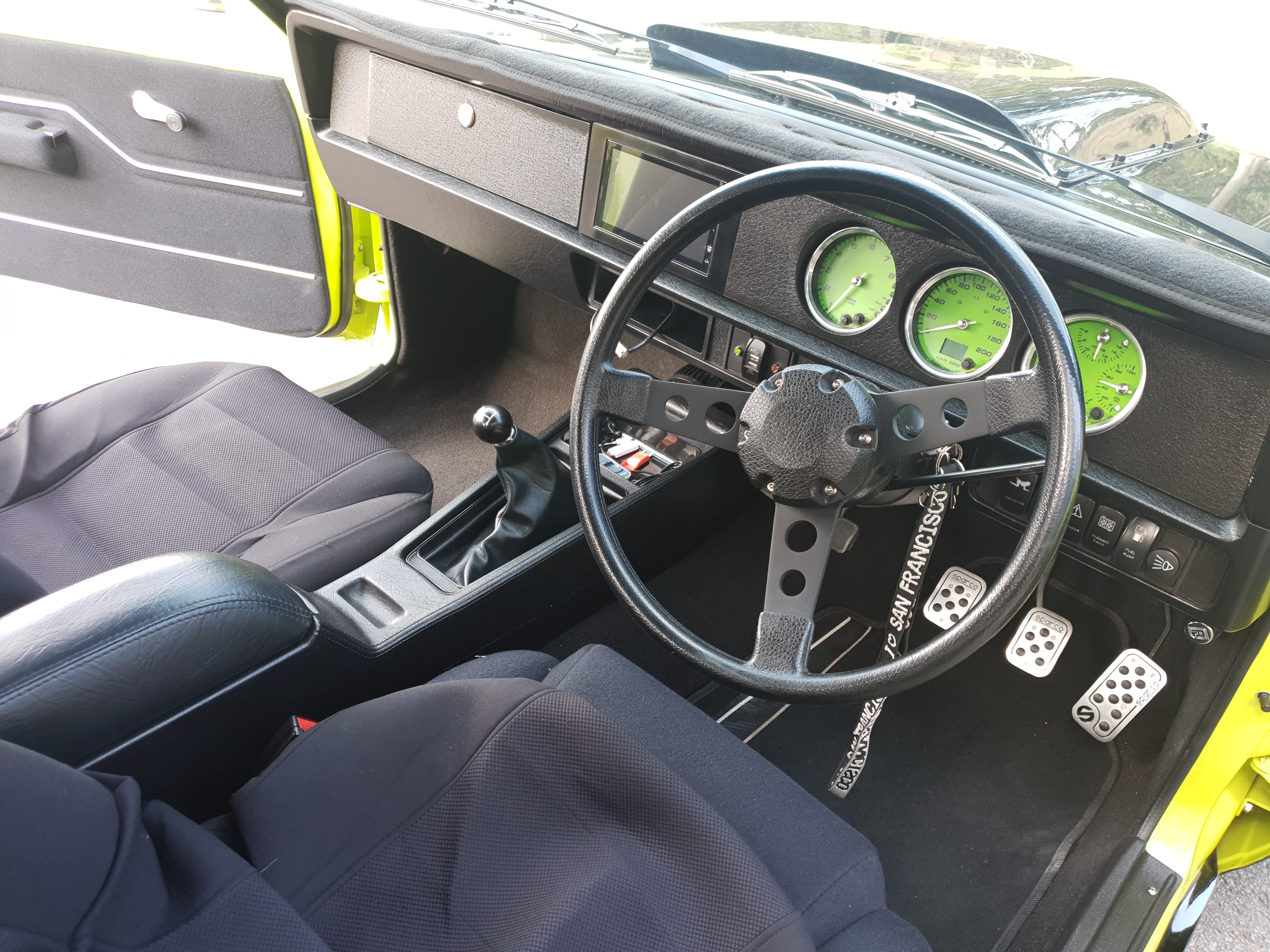 1976 HOLDEN TORANA LX SL/R 5000 L32 SEDAN