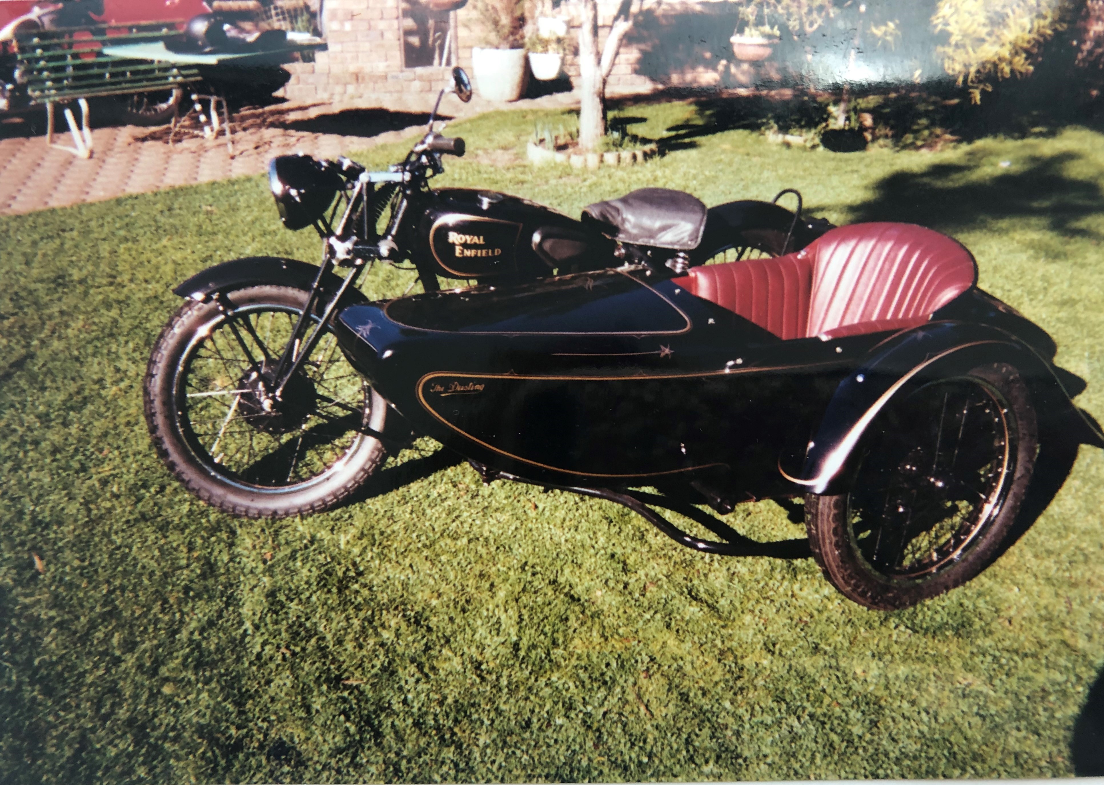 1938 ROYAL ENFIELD J MODEL 500CC OUTFIT