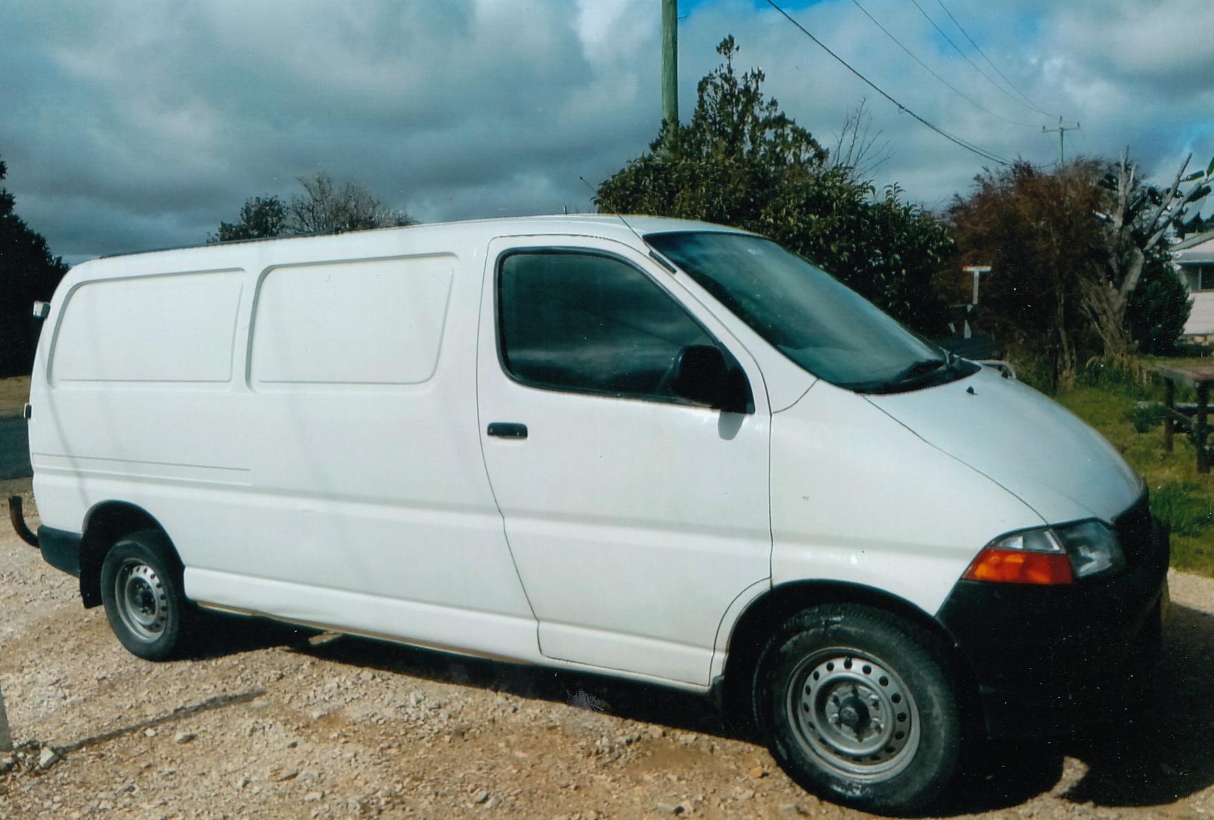 2003 TOYOTA HIACE SBV VAN