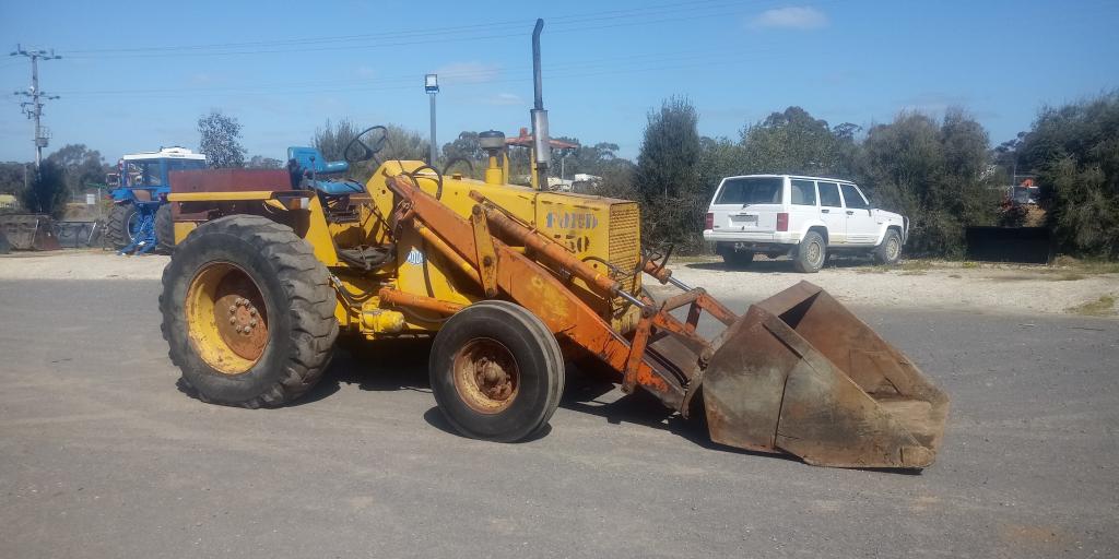 FORD 550 TRACTOR