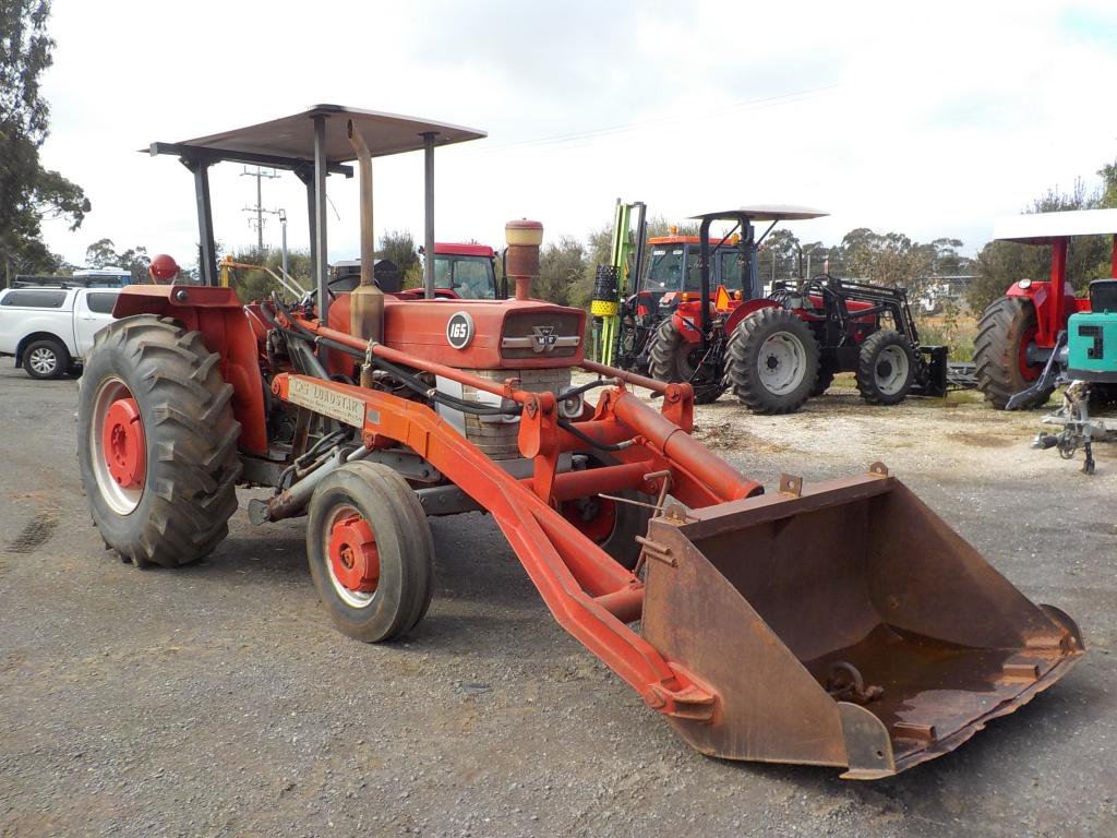 MASSEY FERGUSON 165 TRACTOR