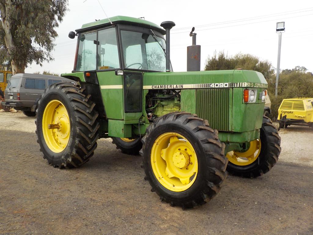 CHAMBERLAIN 4090 TRACTOR