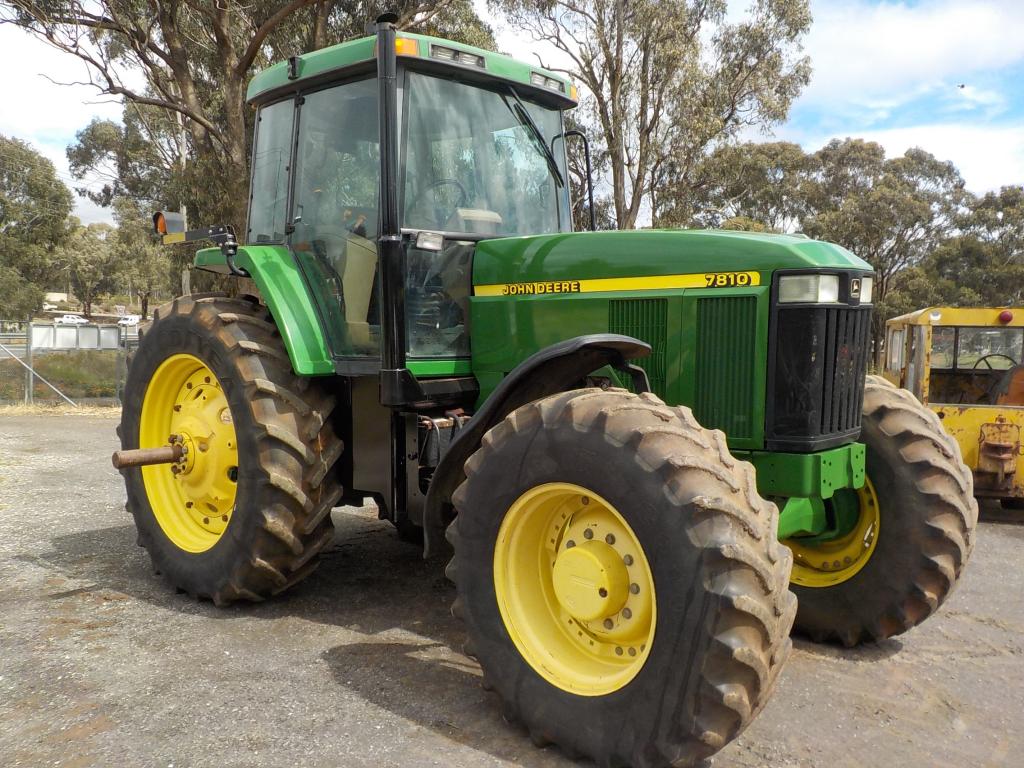 JOHN DEERE 7810 TRACTOR
