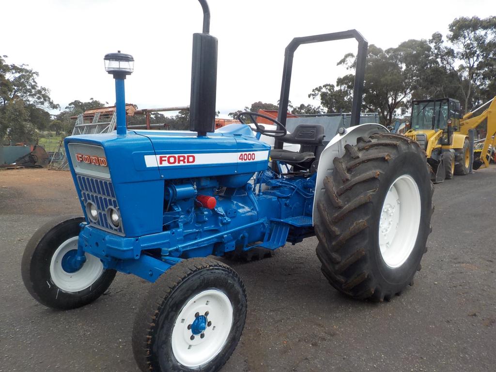 FORD 4000 TRACTOR