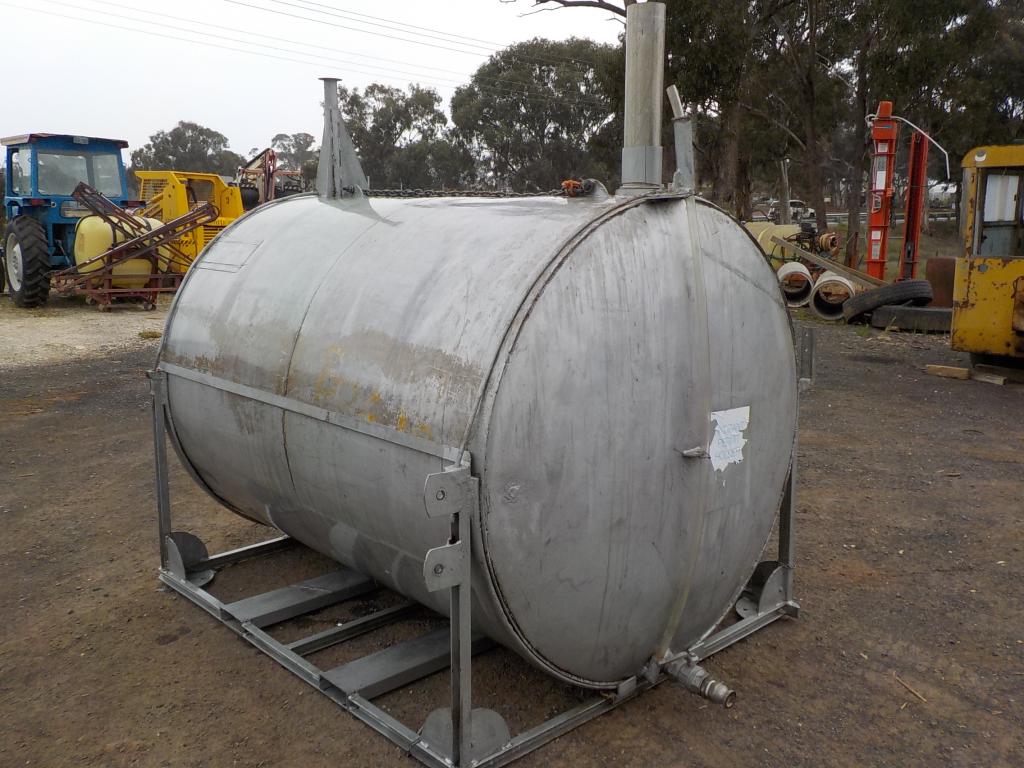 STAINLESS STEEL WATER TANK