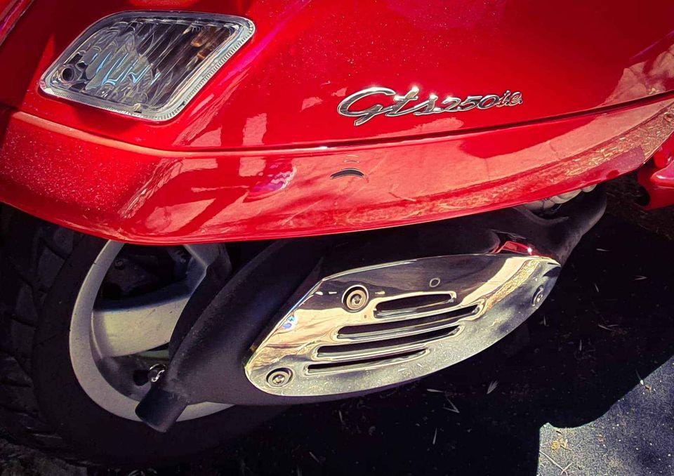 2009 VESPA GT250ie SCOOTER