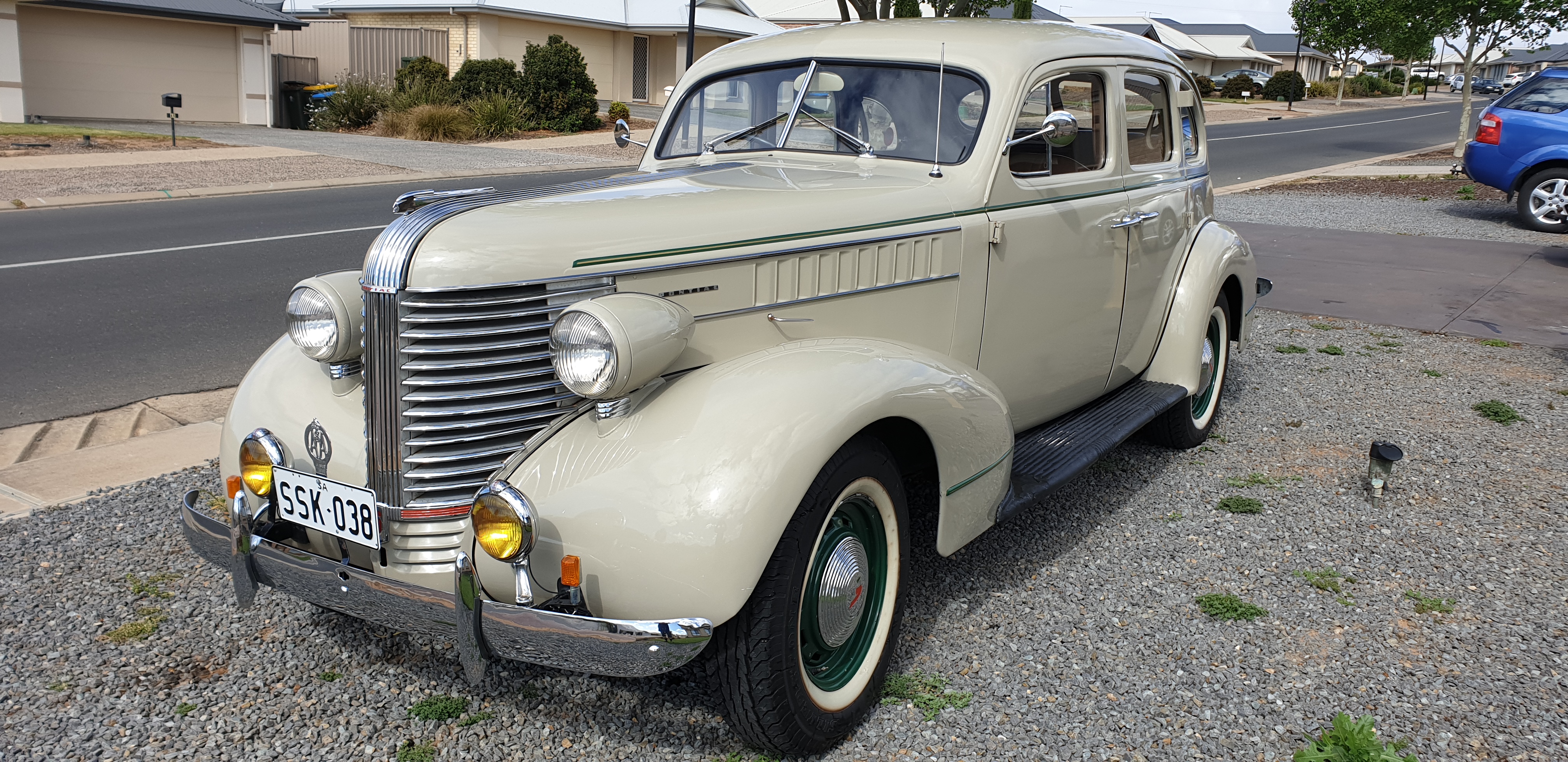 1938 PONTIAC SILVER STREAK 