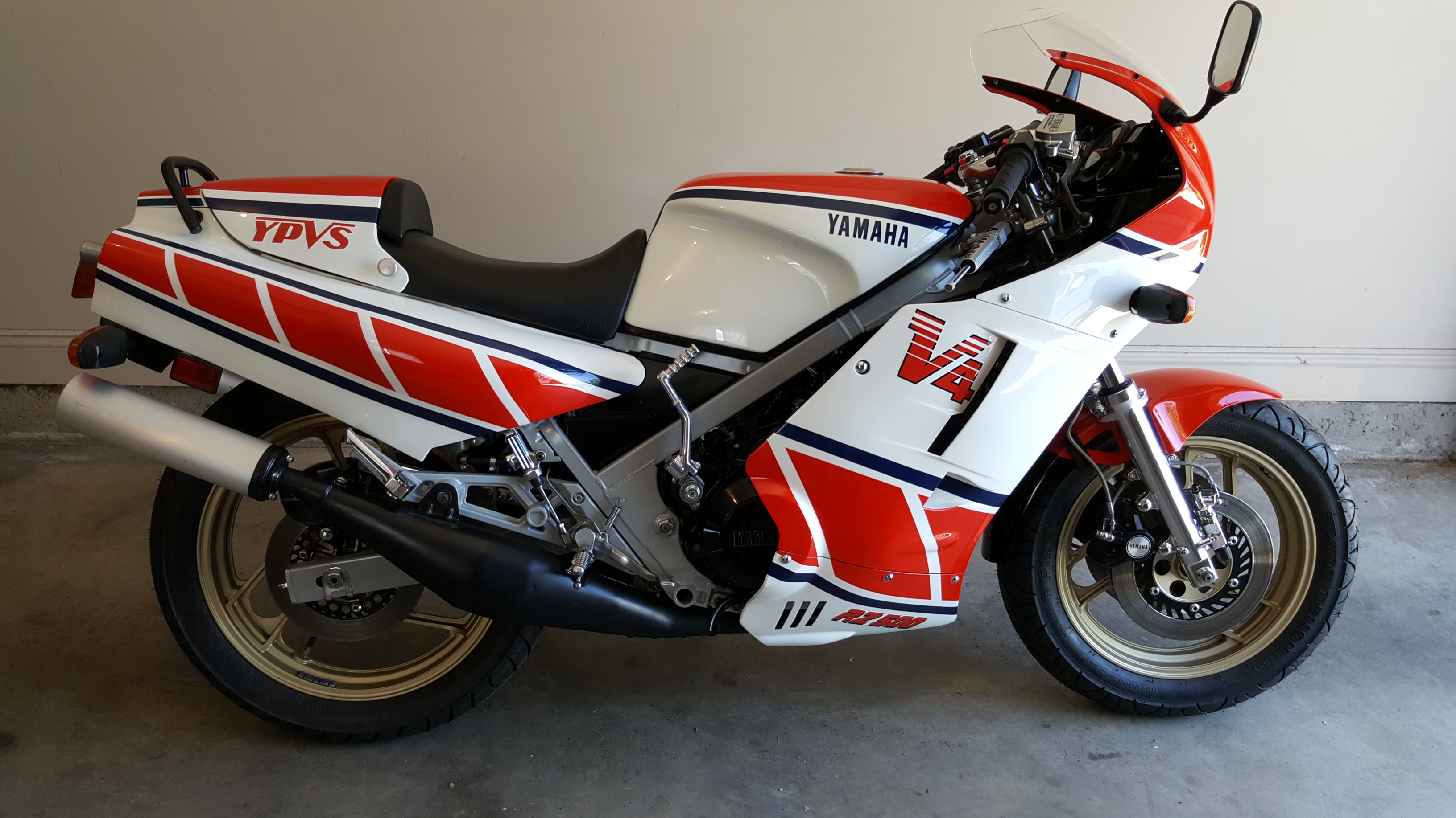 1984 YAMAHA RZ500 ROAD