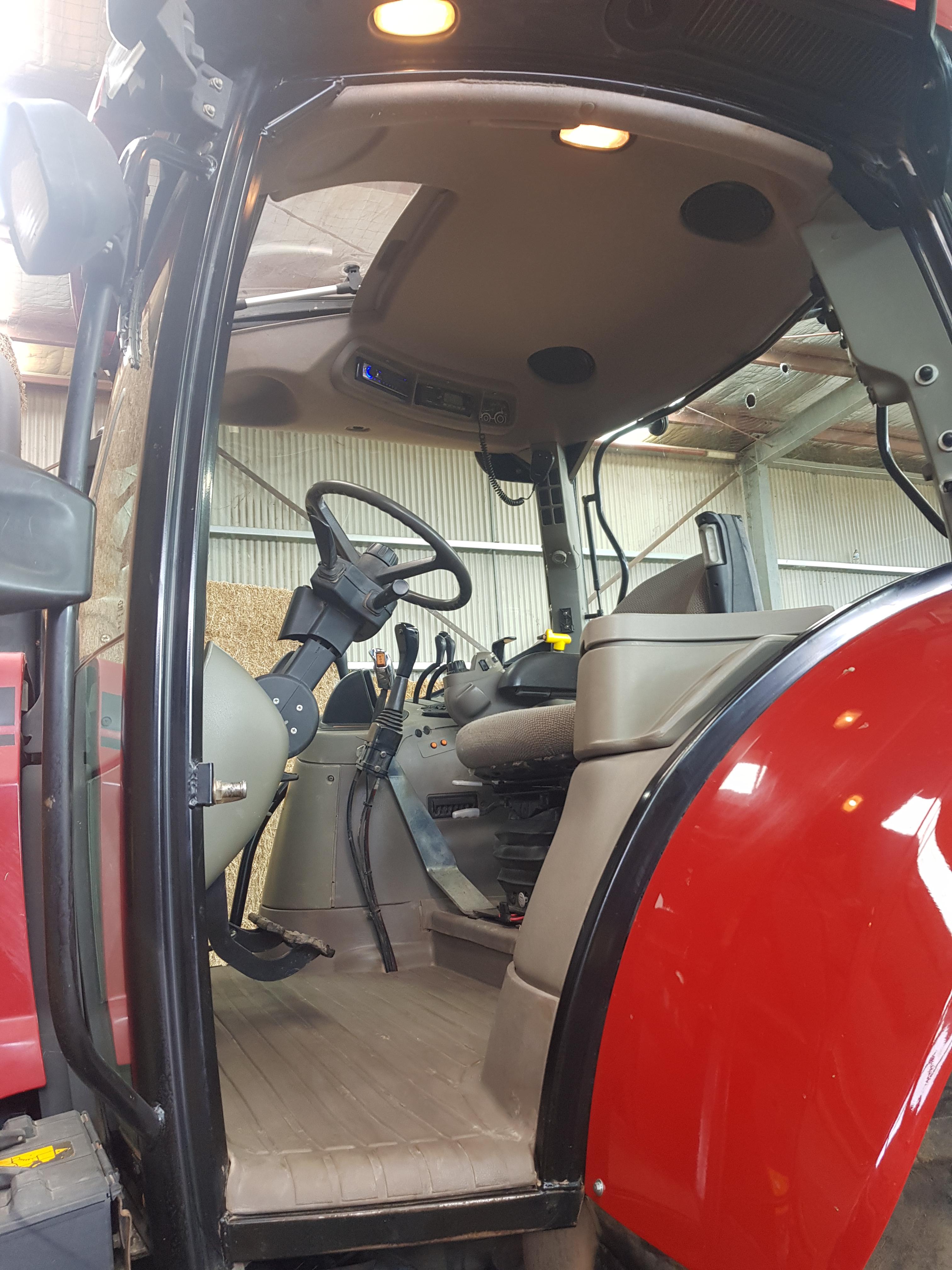 CASE IH MAXXUM 125 TRACTOR