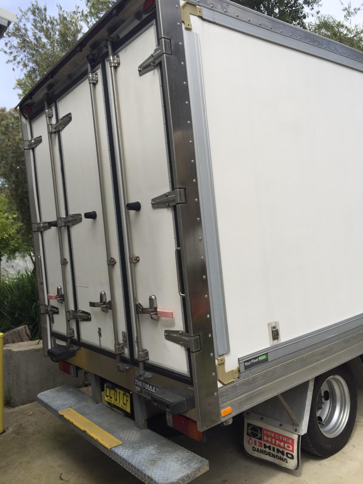 2010 HINO REFRIGERATED TRUCK 