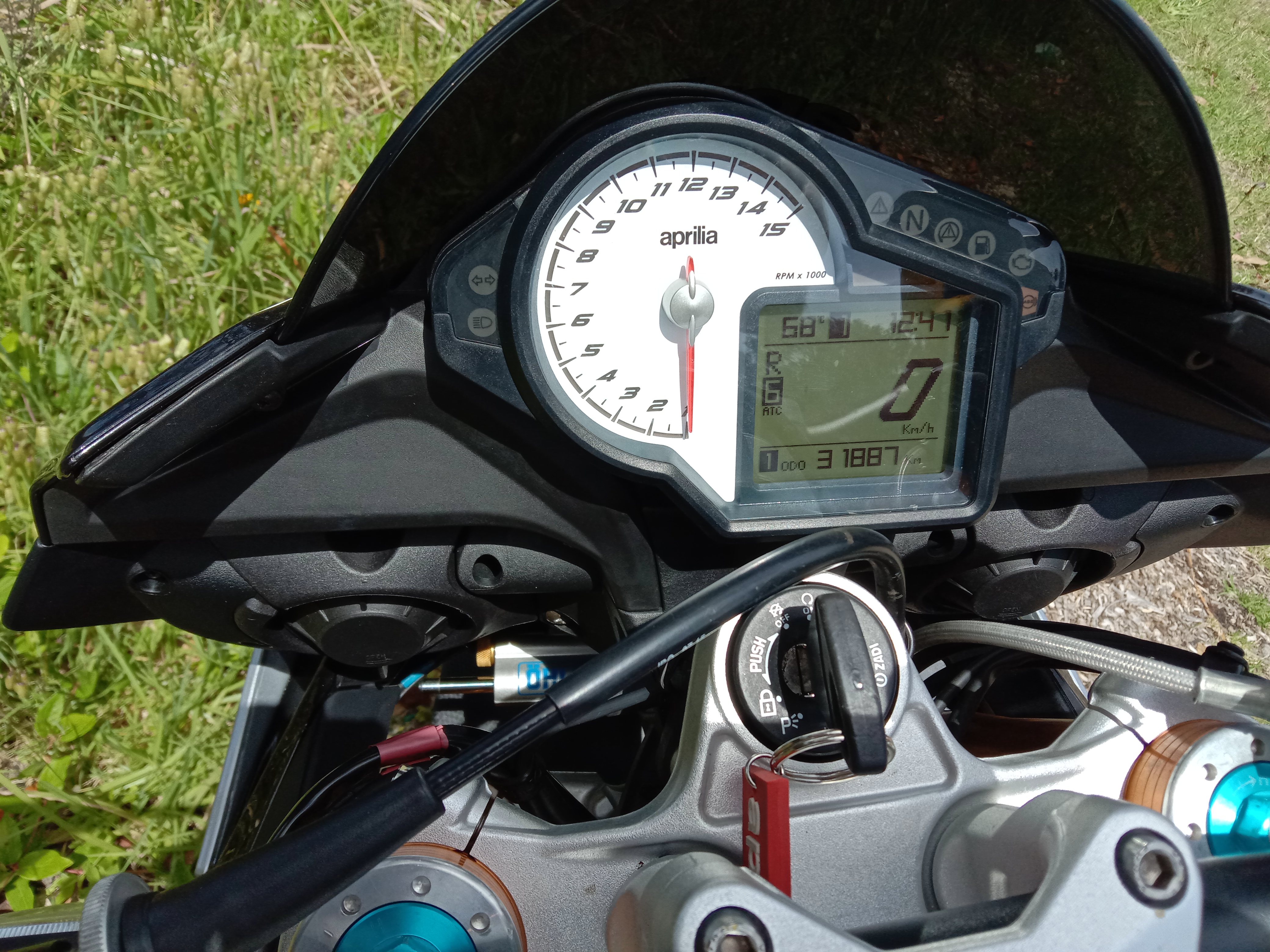2015 APRILIA TUONO V4 1100CC FACTORY SPORTS