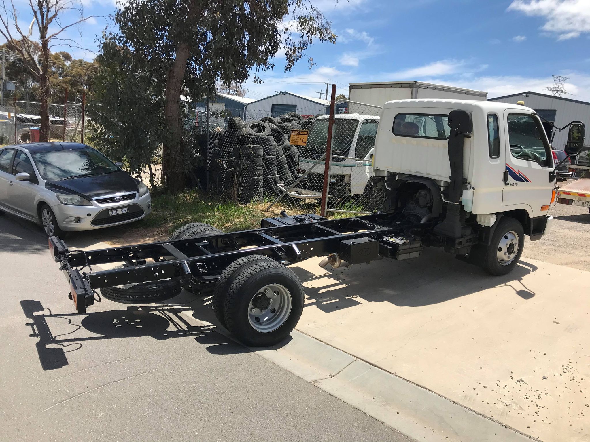2014 HYUNDAI HD 75 SUPER CAB CHASSIS 160hp TURBO DIESEL 6 SPEED MANUAL
