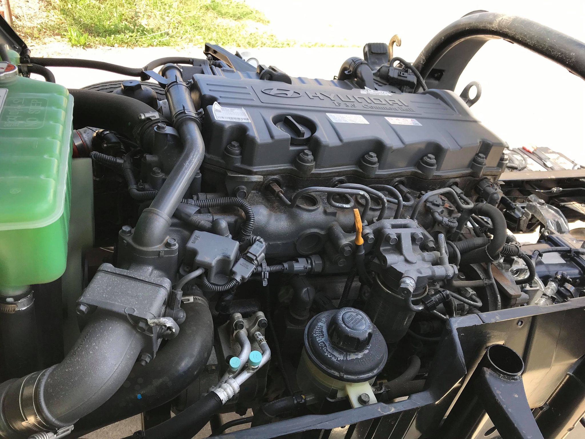 2014 HYUNDAI HD 75 SUPER CAB CHASSIS 160hp TURBO DIESEL 6 SPEED MANUAL