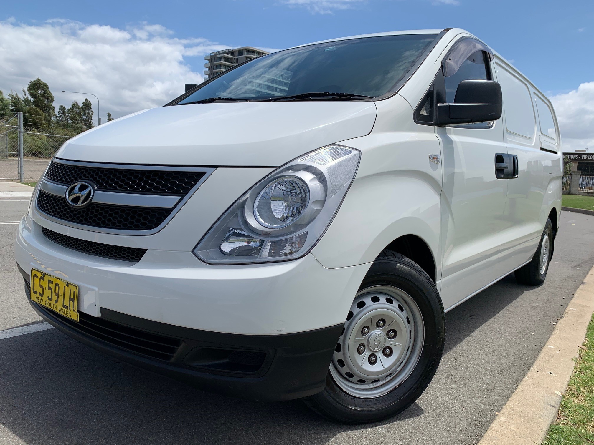 2011 HYUNDAI iLOAD REFRIGERATED VAN 