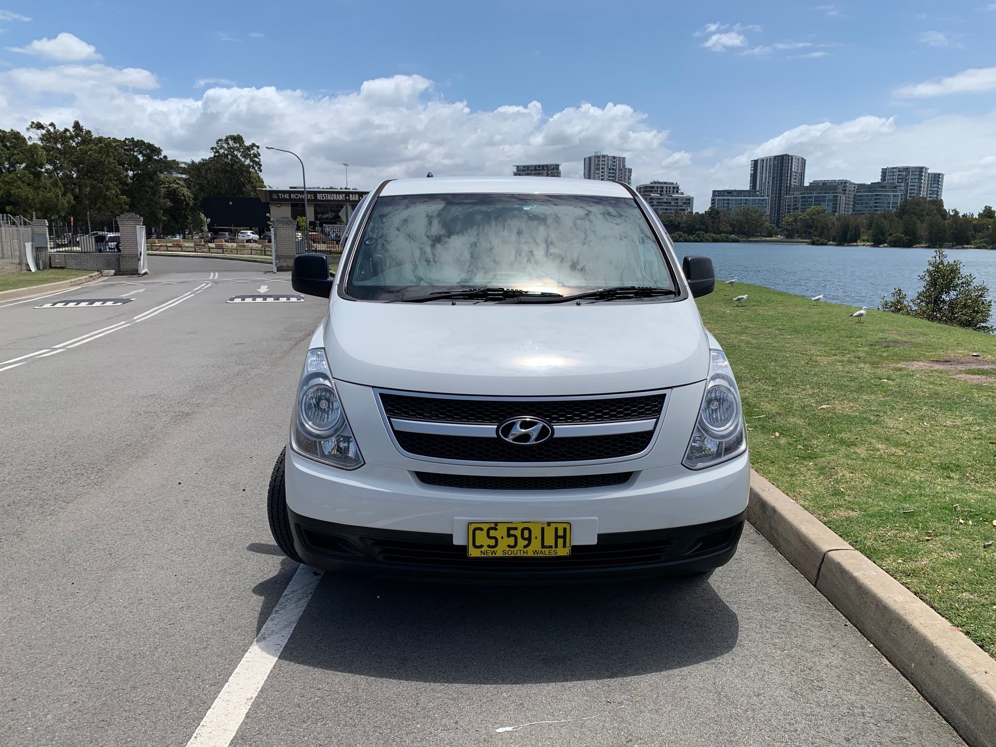 2011 HYUNDAI iLOAD REFRIGERATED VAN 