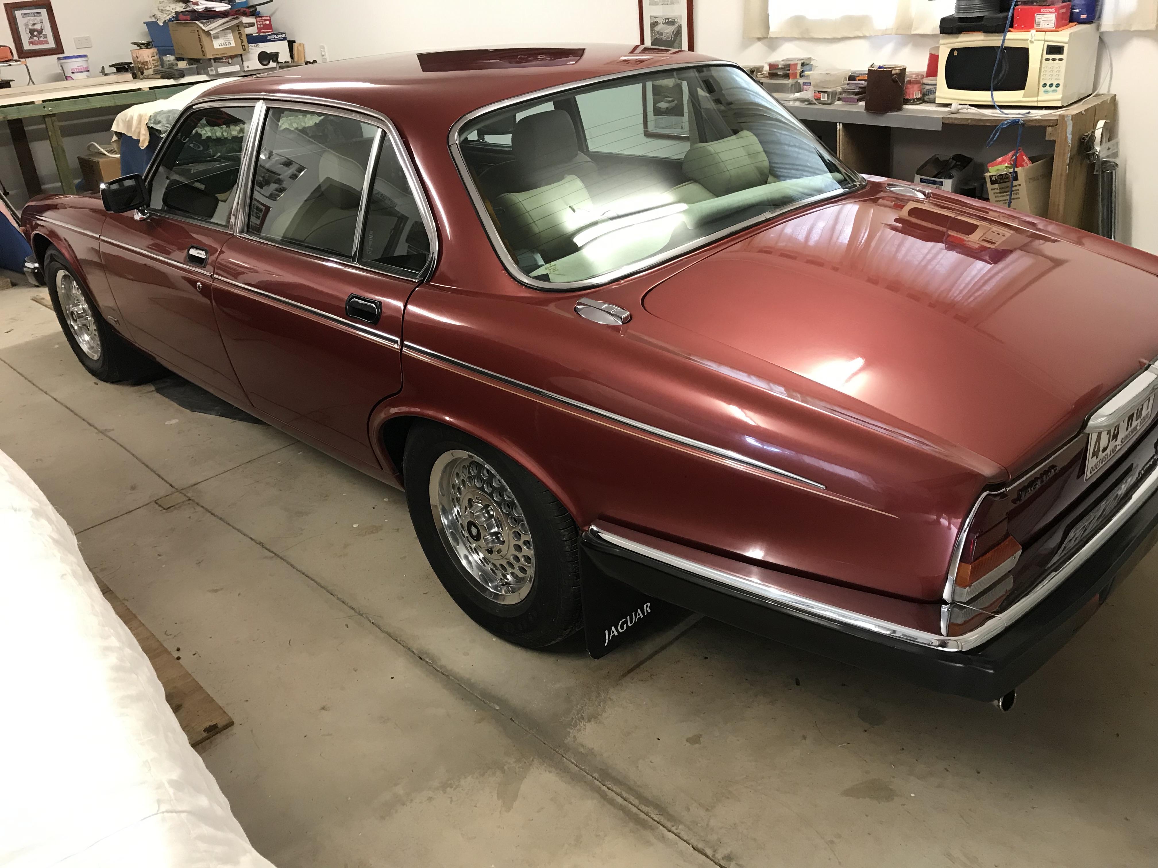 1984 JAGUAR XJ6 SERIES III SEDAN